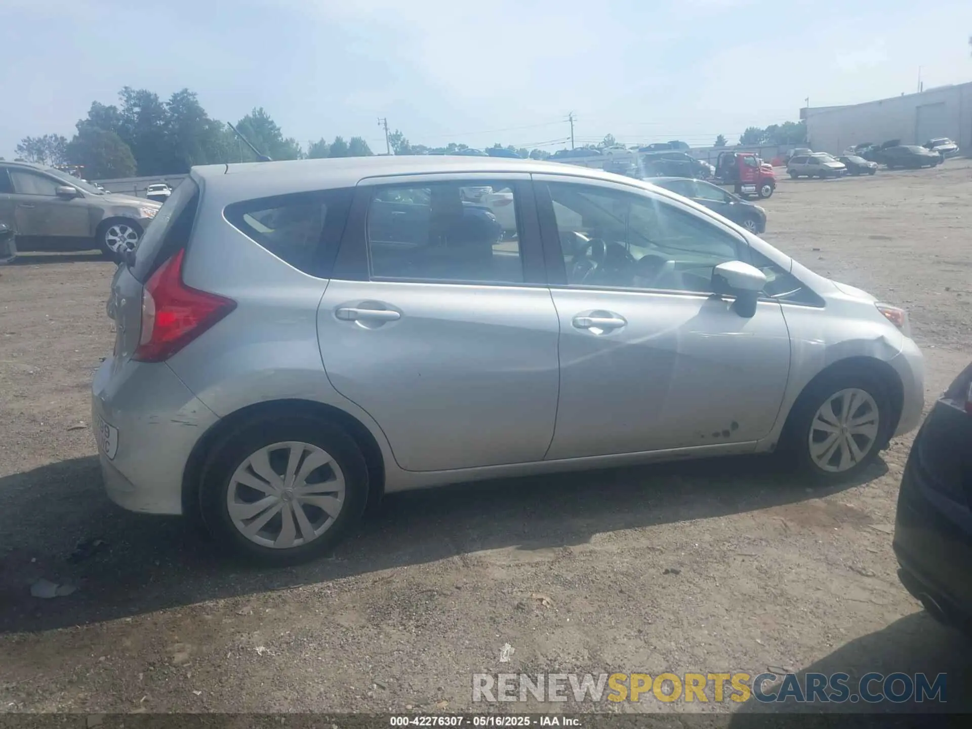 13 Photograph of a damaged car 3N1CE2CP4KL361811 NISSAN VERSA NOTE 2019