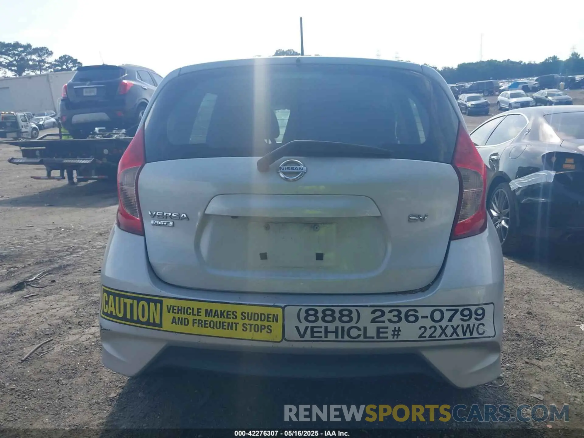 16 Photograph of a damaged car 3N1CE2CP4KL361811 NISSAN VERSA NOTE 2019