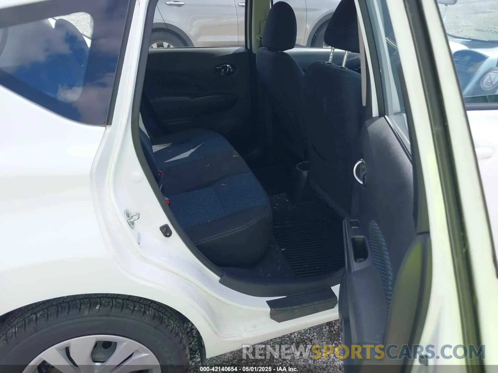 8 Photograph of a damaged car 3N1CE2CP4KL366202 NISSAN VERSA NOTE 2019
