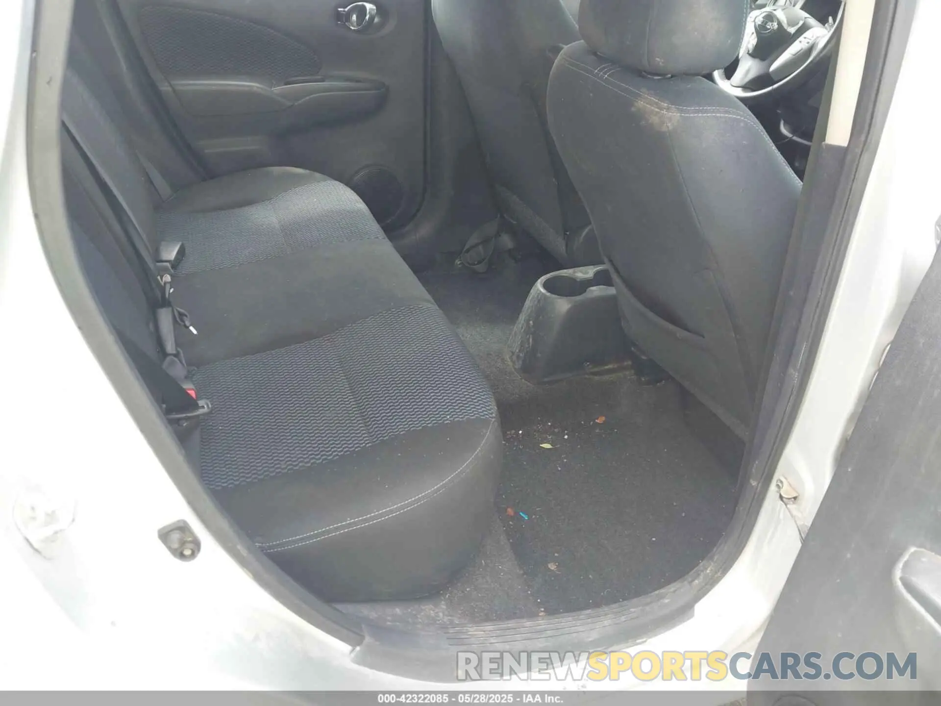 8 Photograph of a damaged car 3N1CE2CP6KL361017 NISSAN VERSA NOTE 2019