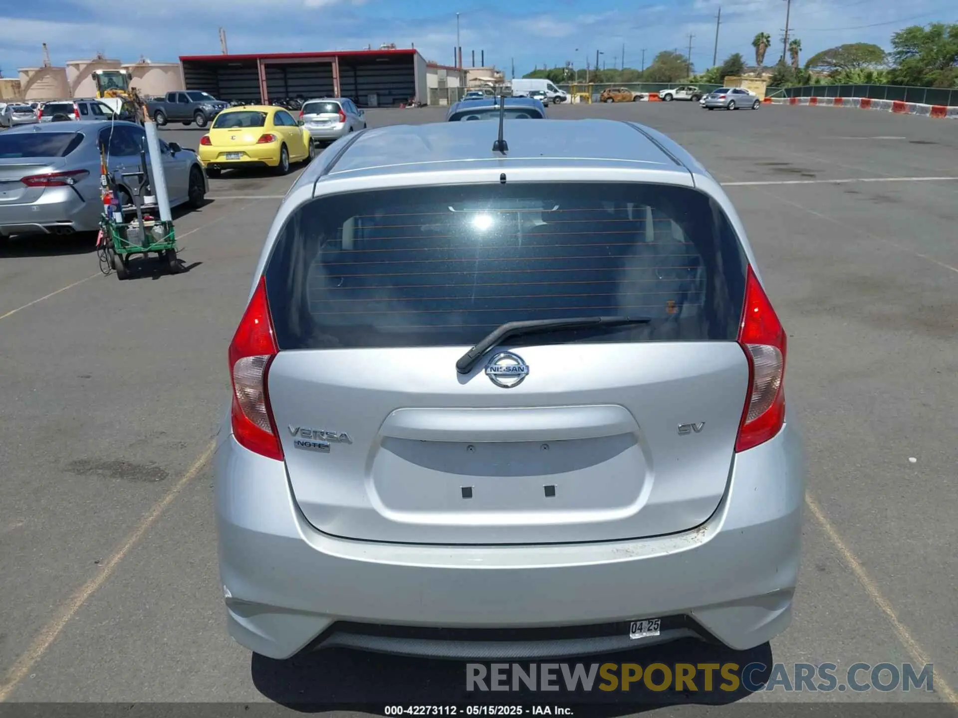 16 Photograph of a damaged car 3N1CE2CP6KL365052 NISSAN VERSA NOTE 2019