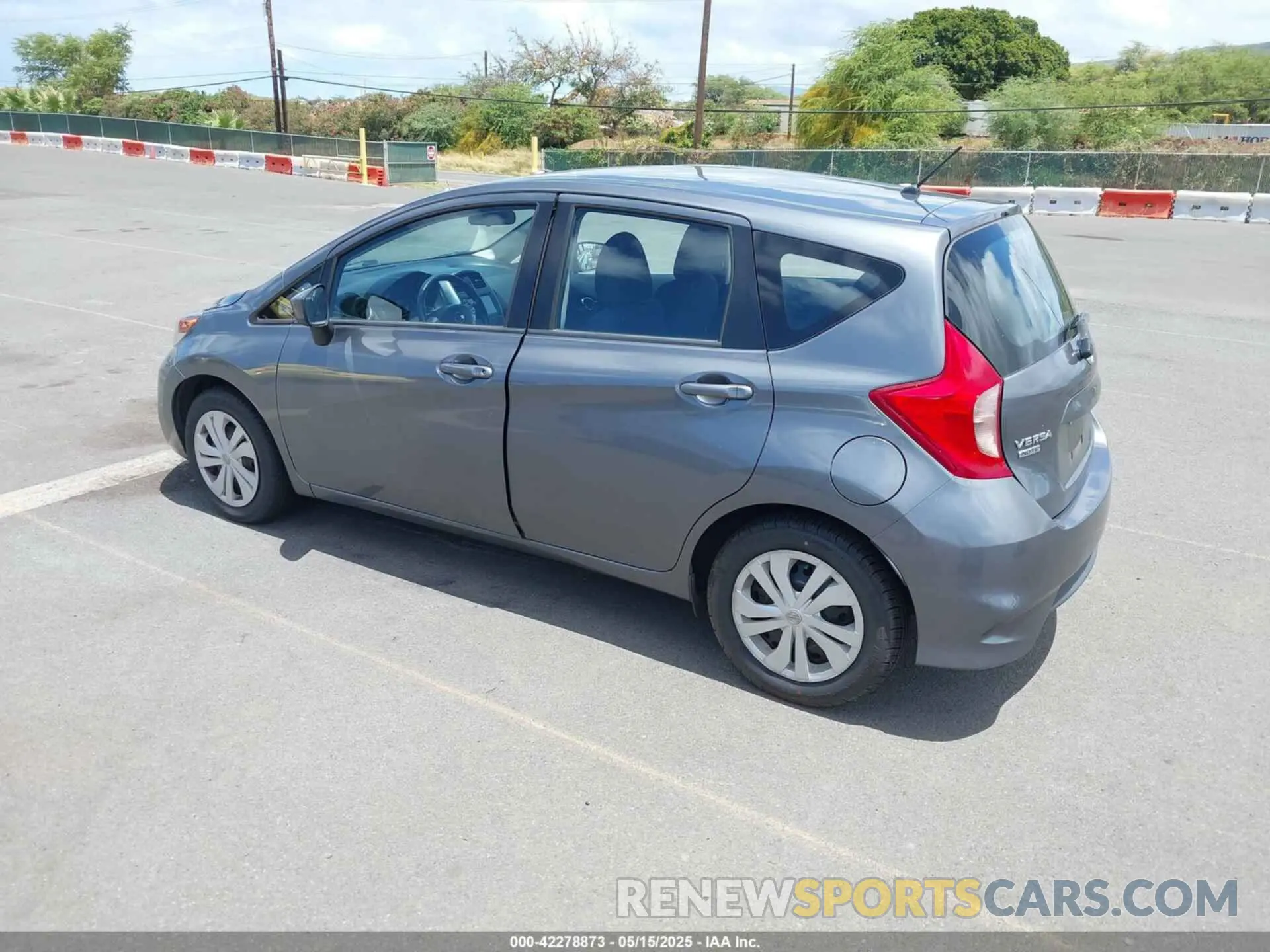 3 Photograph of a damaged car 3N1CE2CP7KL355730 NISSAN VERSA NOTE 2019