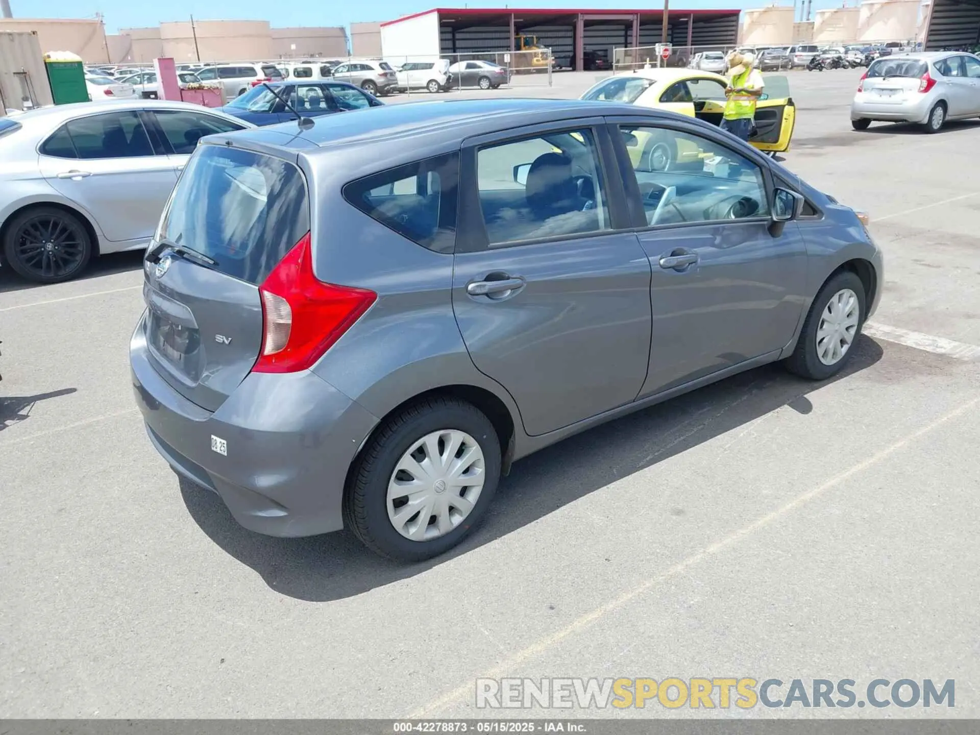 4 Photograph of a damaged car 3N1CE2CP7KL355730 NISSAN VERSA NOTE 2019