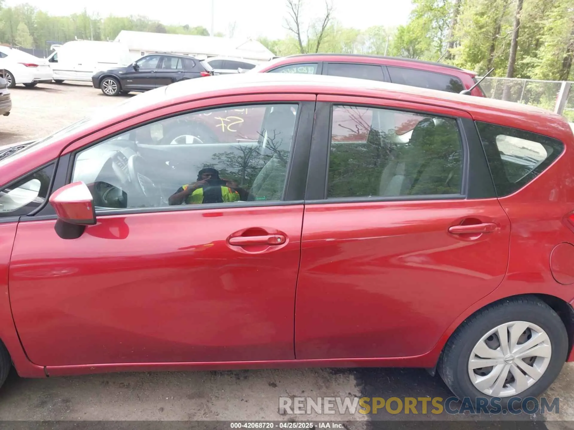 14 Photograph of a damaged car 3N1CE2CP7KL365013 NISSAN VERSA NOTE 2019
