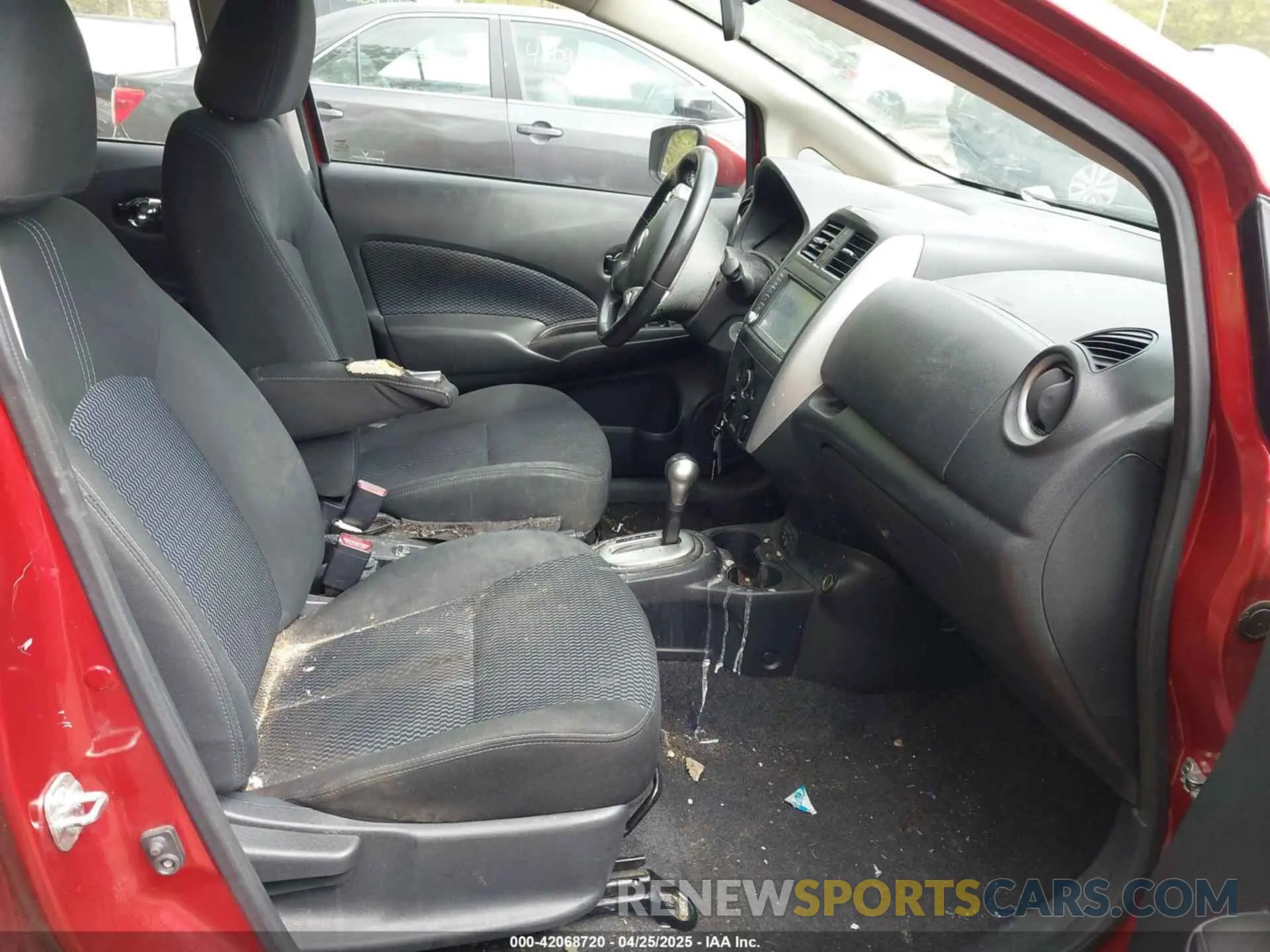 5 Photograph of a damaged car 3N1CE2CP7KL365013 NISSAN VERSA NOTE 2019