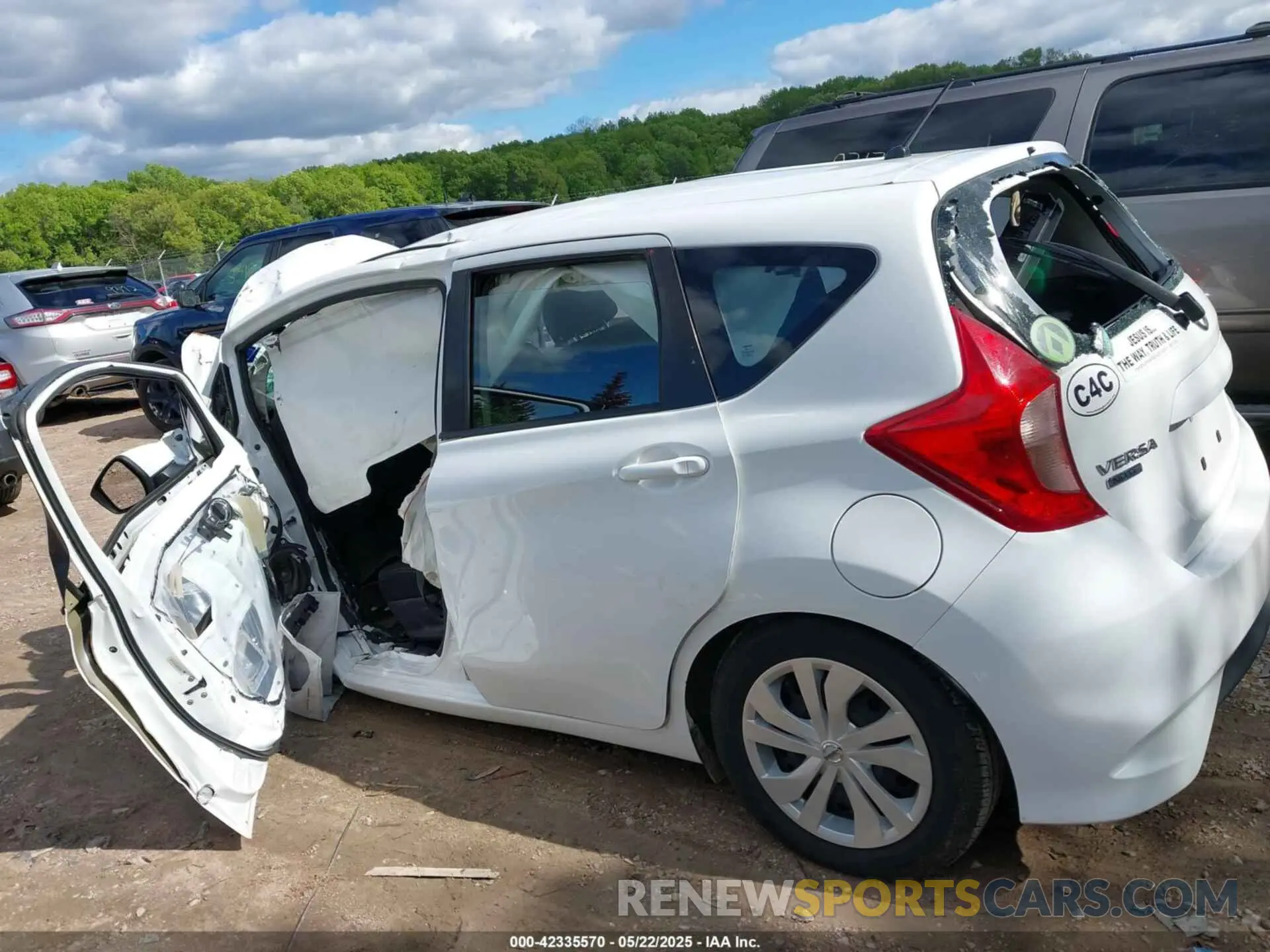 13 Photograph of a damaged car 3N1CE2CP7KL366419 NISSAN VERSA NOTE 2019