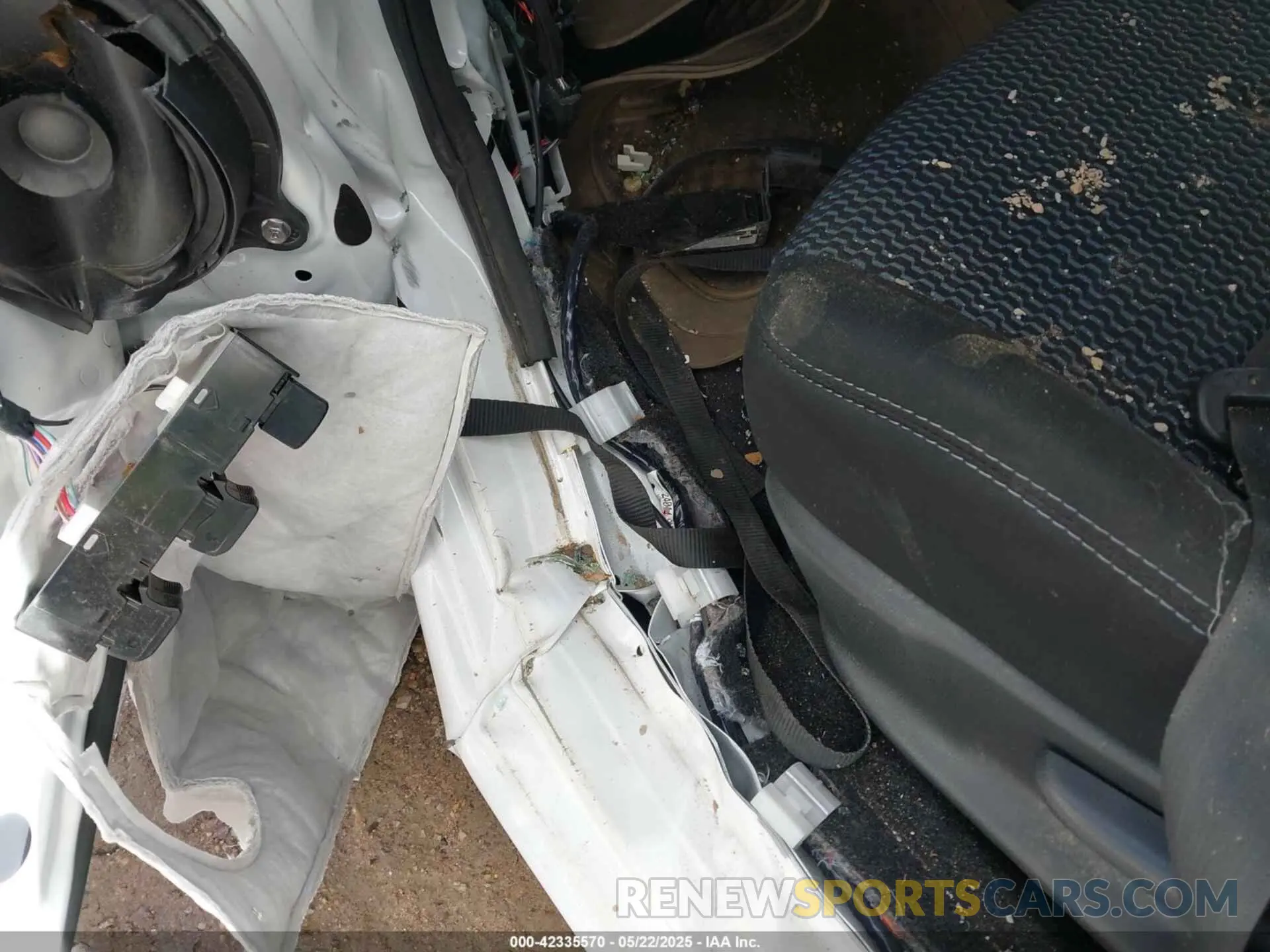20 Photograph of a damaged car 3N1CE2CP7KL366419 NISSAN VERSA NOTE 2019