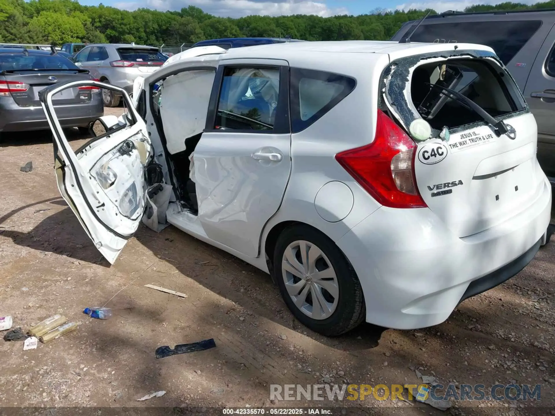 3 Photograph of a damaged car 3N1CE2CP7KL366419 NISSAN VERSA NOTE 2019