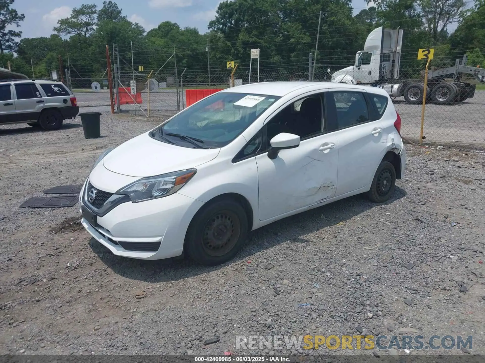 2 Photograph of a damaged car 3N1CE2CP8KL362007 NISSAN VERSA NOTE 2019