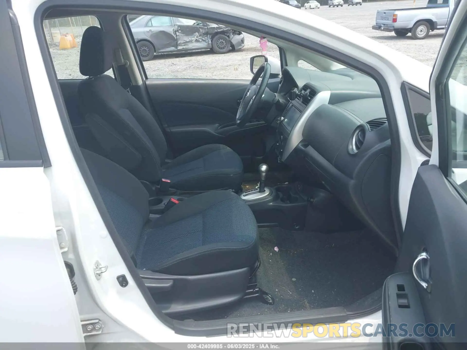 5 Photograph of a damaged car 3N1CE2CP8KL362007 NISSAN VERSA NOTE 2019