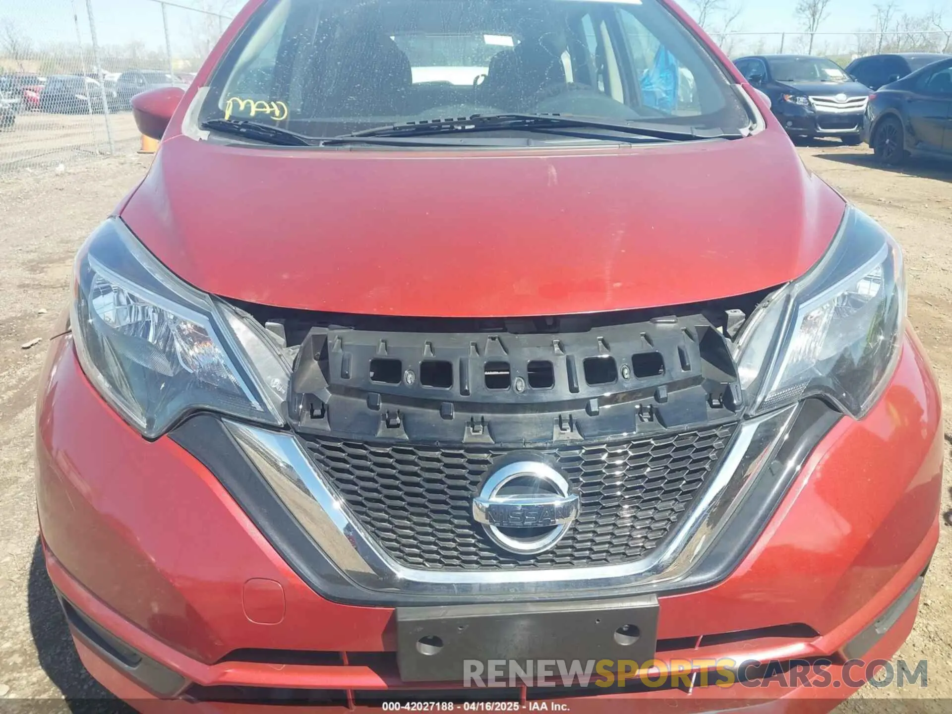 12 Photograph of a damaged car 3N1CE2CP8KL365103 NISSAN VERSA NOTE 2019