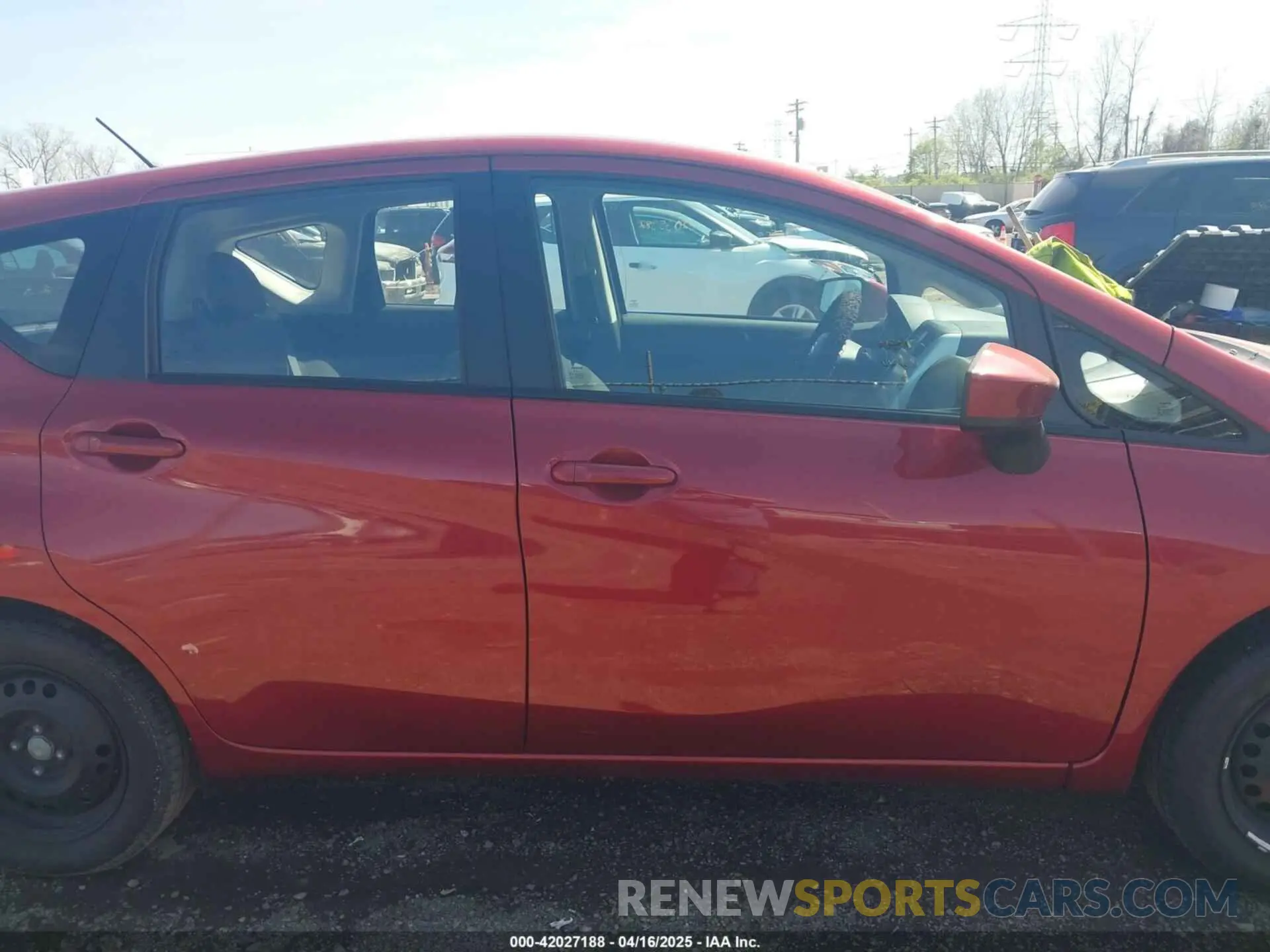 13 Photograph of a damaged car 3N1CE2CP8KL365103 NISSAN VERSA NOTE 2019