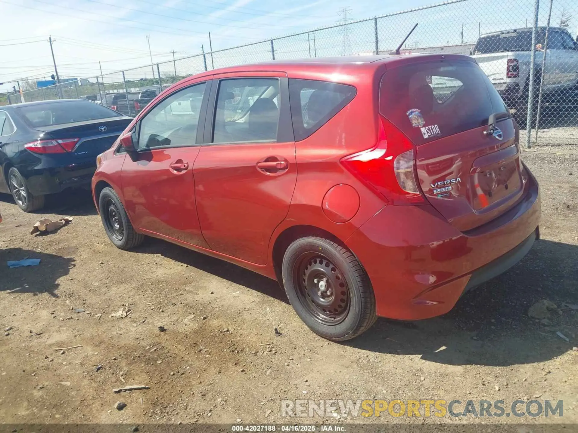 3 Photograph of a damaged car 3N1CE2CP8KL365103 NISSAN VERSA NOTE 2019