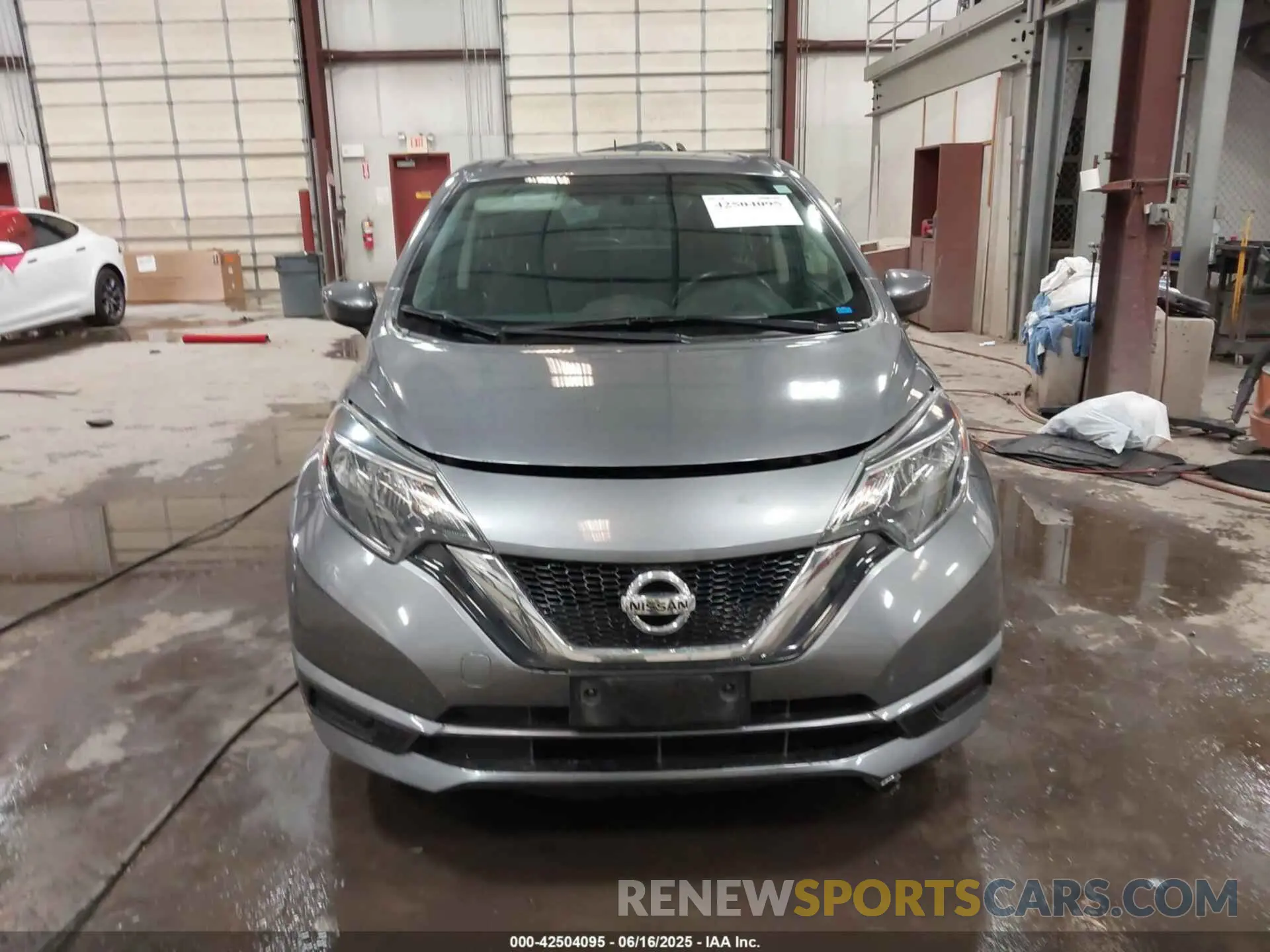 12 Photograph of a damaged car 3N1CE2CP8KL365392 NISSAN VERSA NOTE 2019