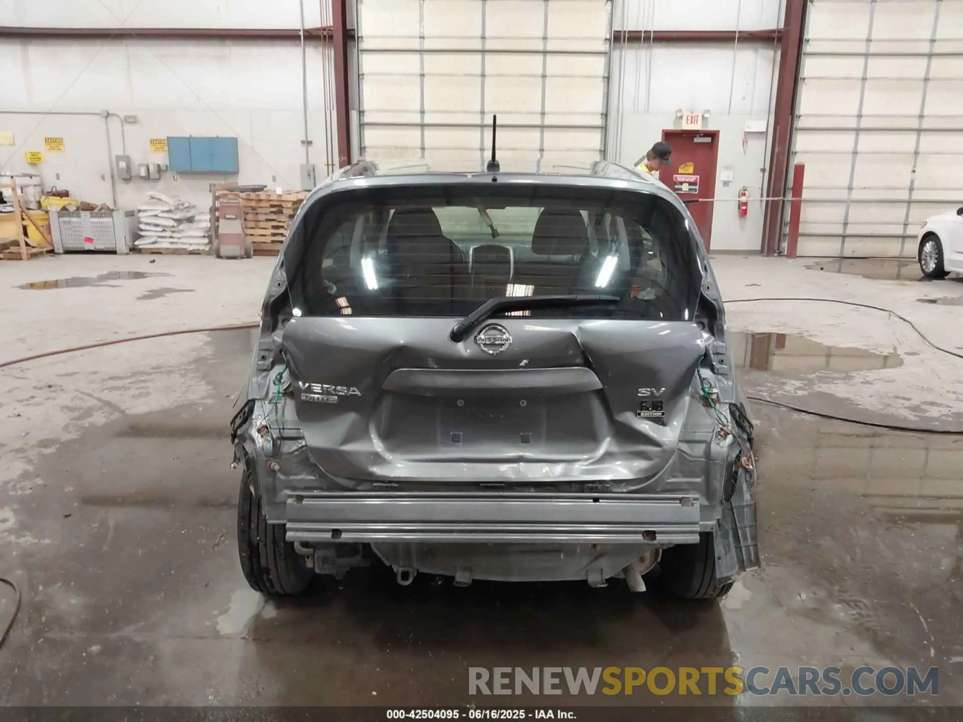 16 Photograph of a damaged car 3N1CE2CP8KL365392 NISSAN VERSA NOTE 2019