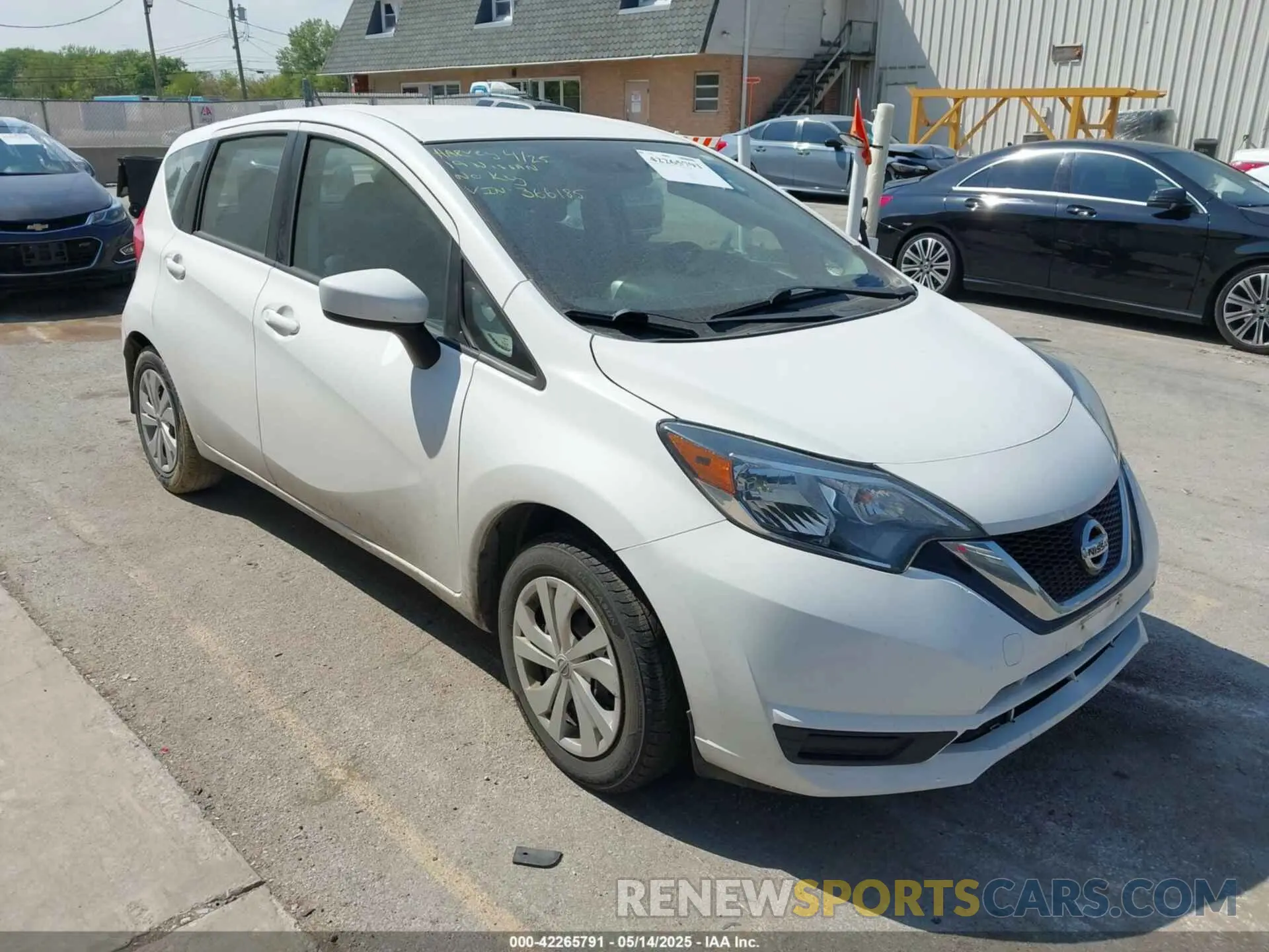 1 Photograph of a damaged car 3N1CE2CP8KL366185 NISSAN VERSA NOTE 2019