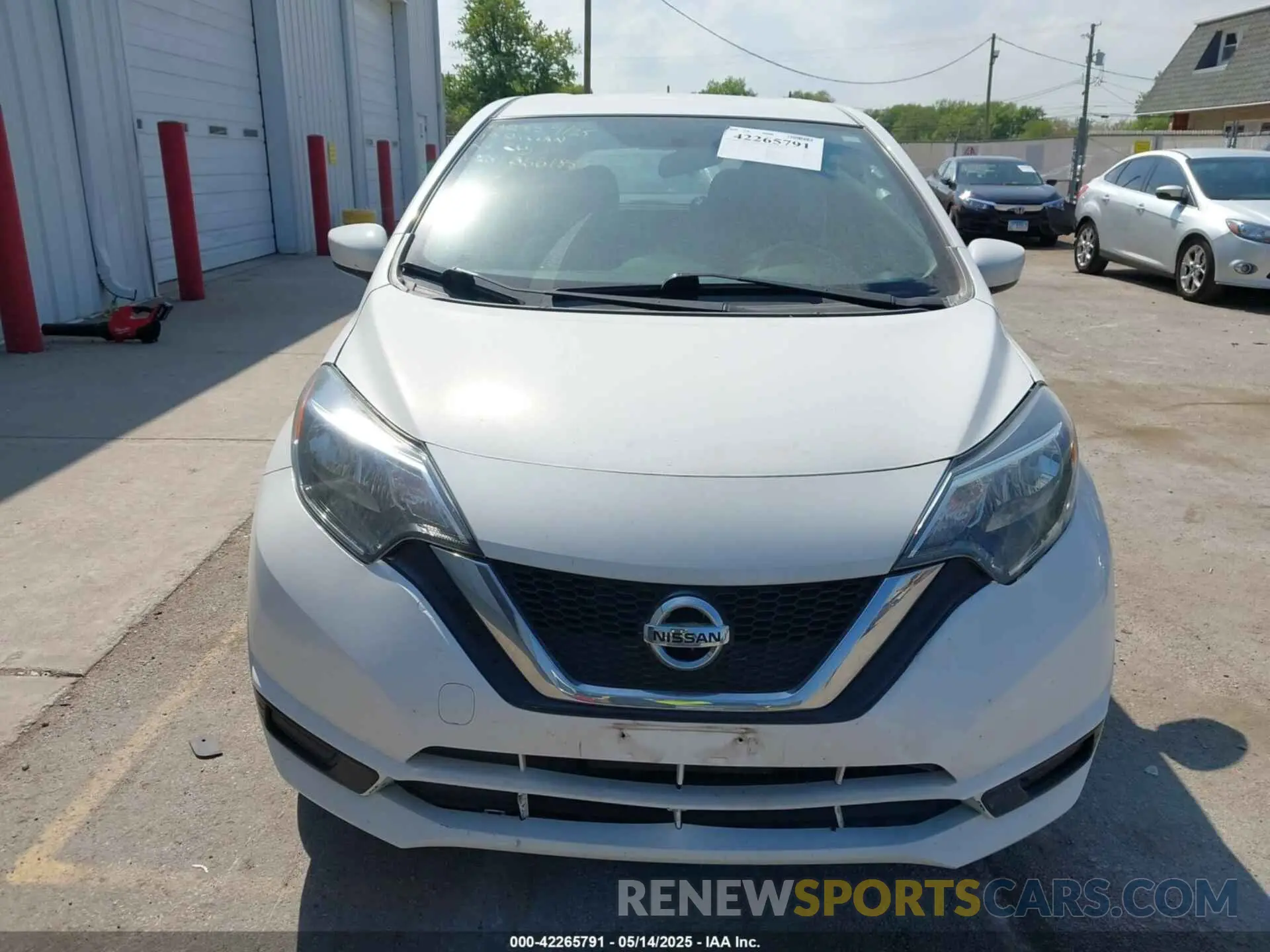 11 Photograph of a damaged car 3N1CE2CP8KL366185 NISSAN VERSA NOTE 2019