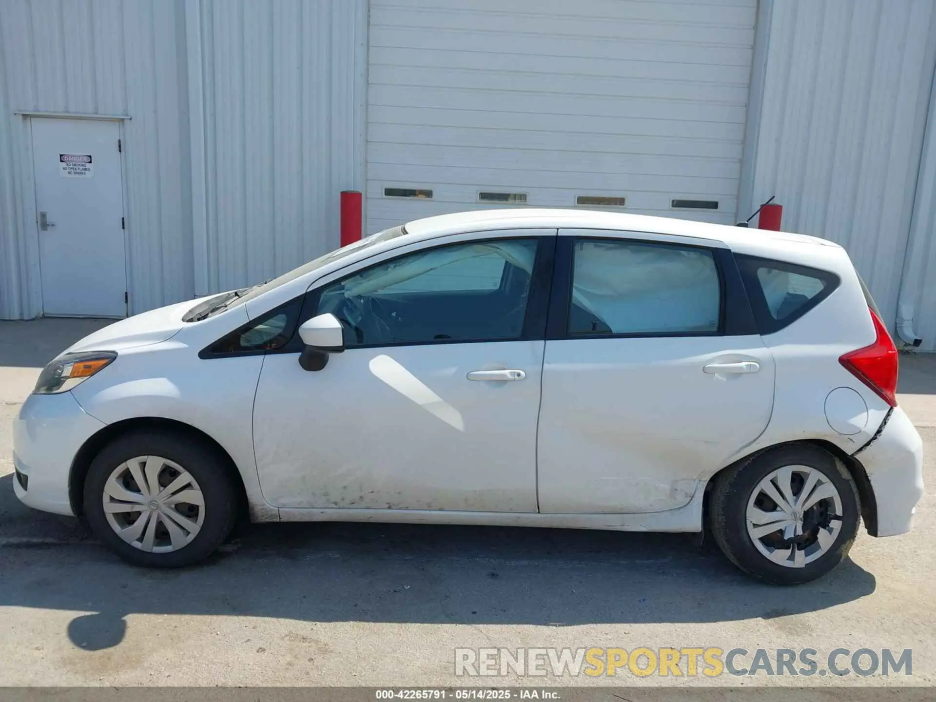 13 Photograph of a damaged car 3N1CE2CP8KL366185 NISSAN VERSA NOTE 2019
