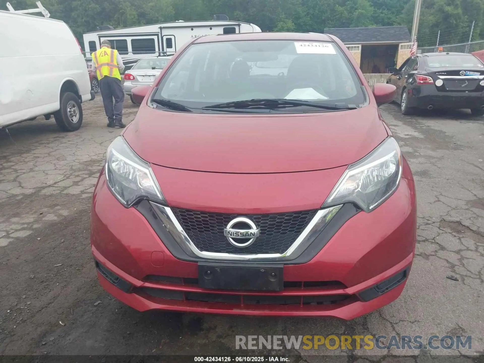12 Photograph of a damaged car 3N1CE2CP8KL366574 NISSAN VERSA NOTE 2019