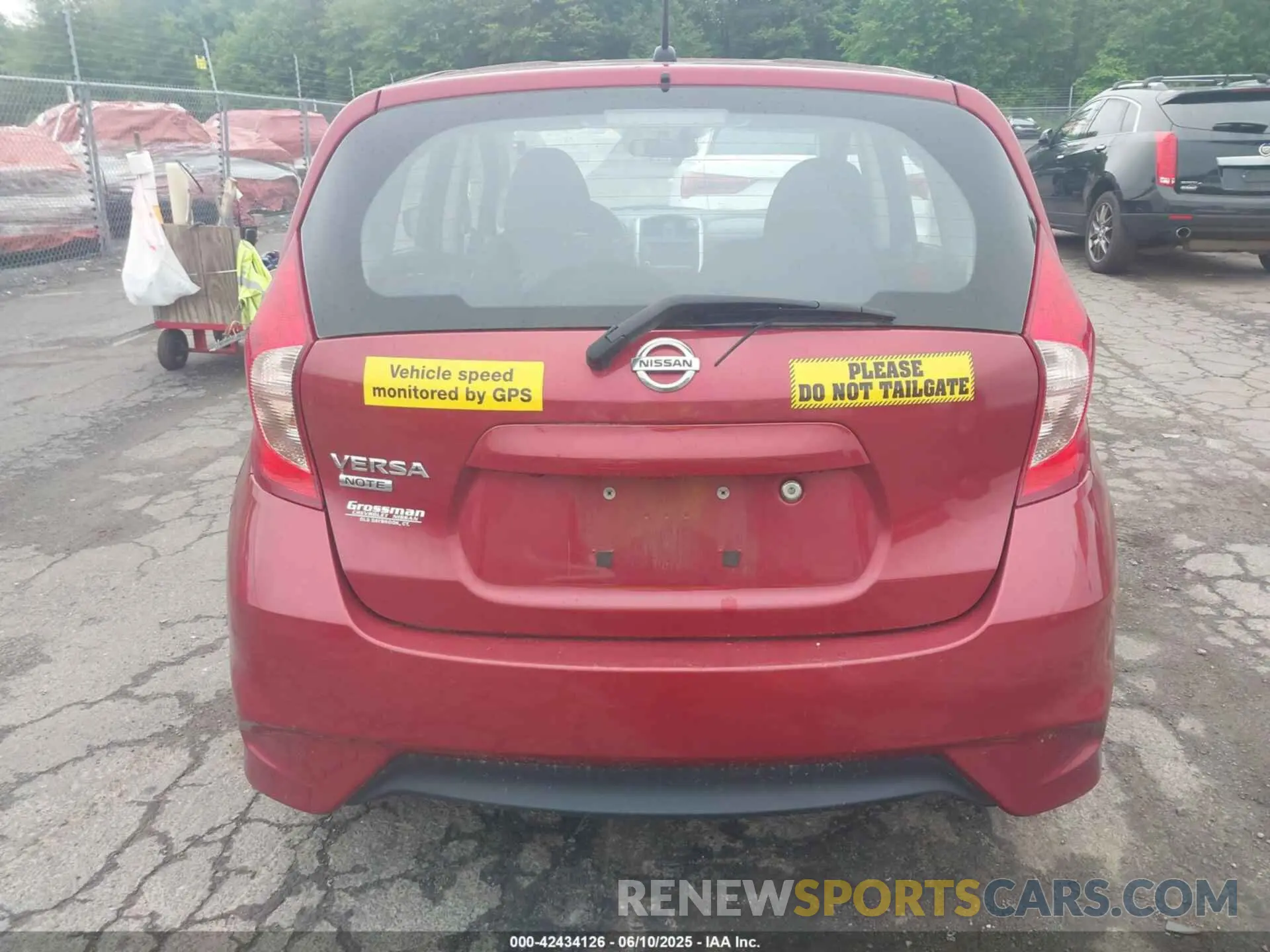 16 Photograph of a damaged car 3N1CE2CP8KL366574 NISSAN VERSA NOTE 2019