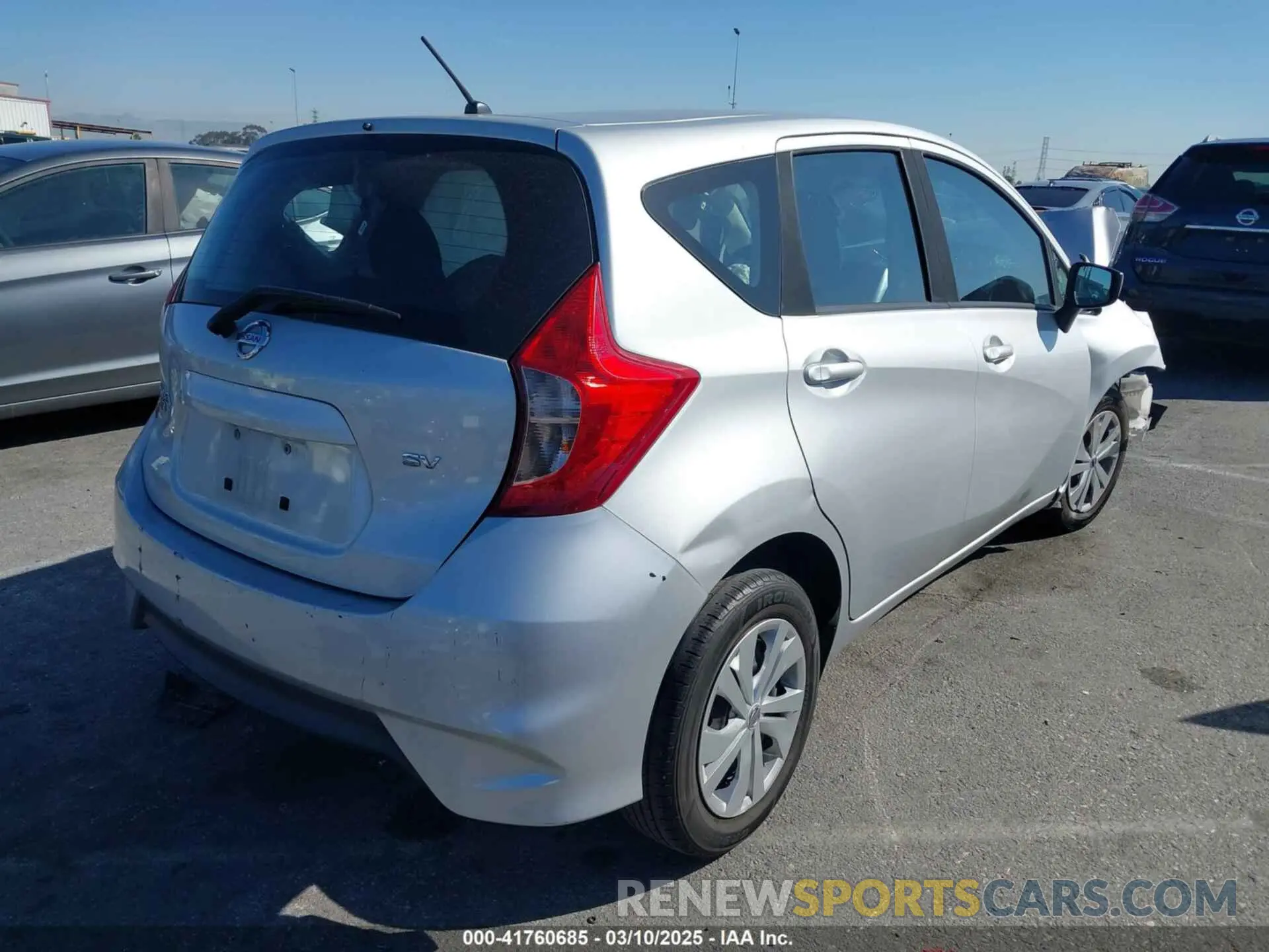 4 Photograph of a damaged car 3N1CE2CP9KL360038 NISSAN VERSA NOTE 2019