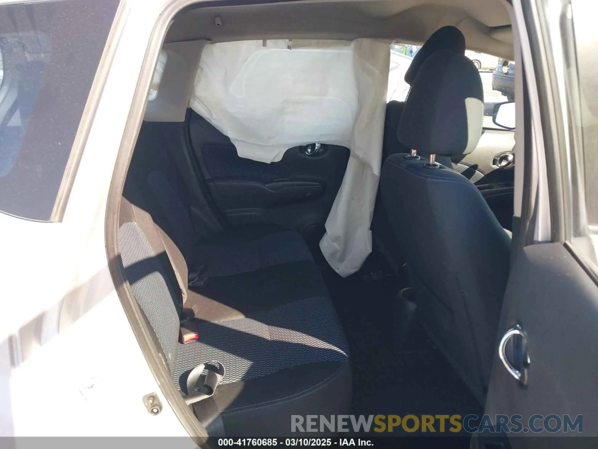 8 Photograph of a damaged car 3N1CE2CP9KL360038 NISSAN VERSA NOTE 2019