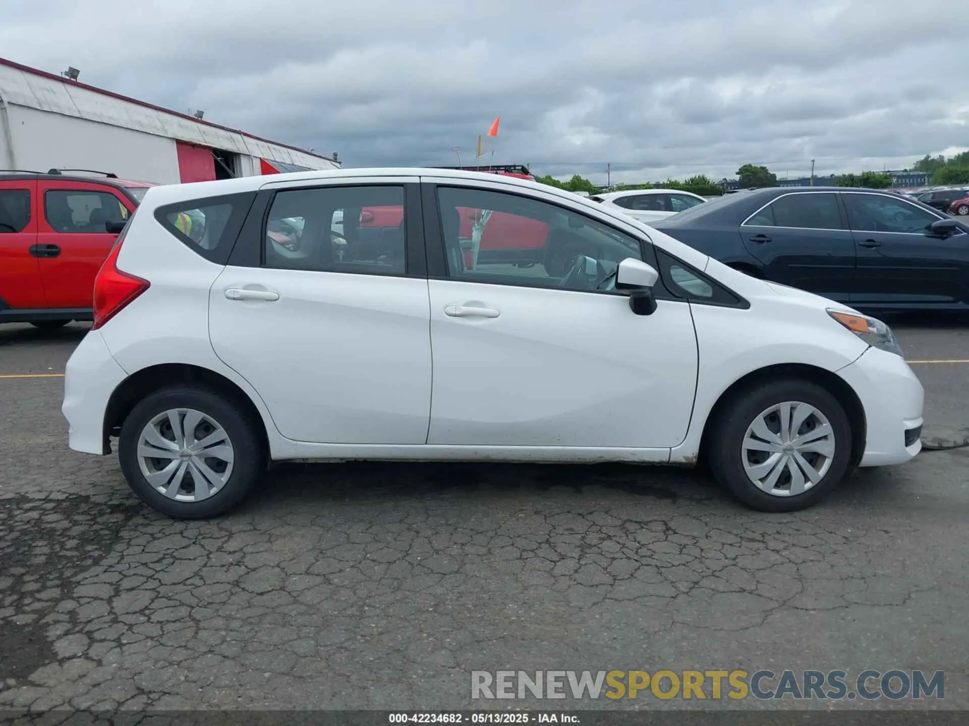 13 Photograph of a damaged car 3N1CE2CP9KL366468 NISSAN VERSA NOTE 2019
