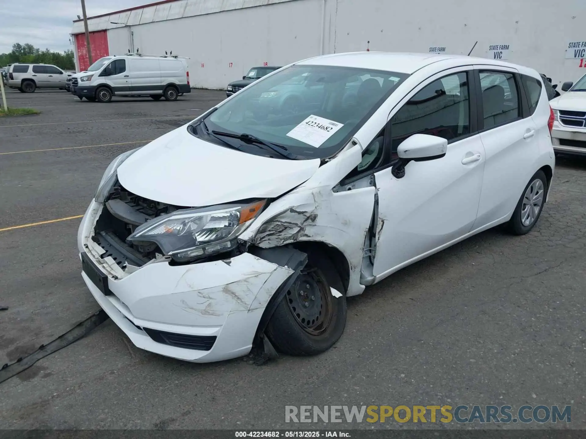2 Photograph of a damaged car 3N1CE2CP9KL366468 NISSAN VERSA NOTE 2019