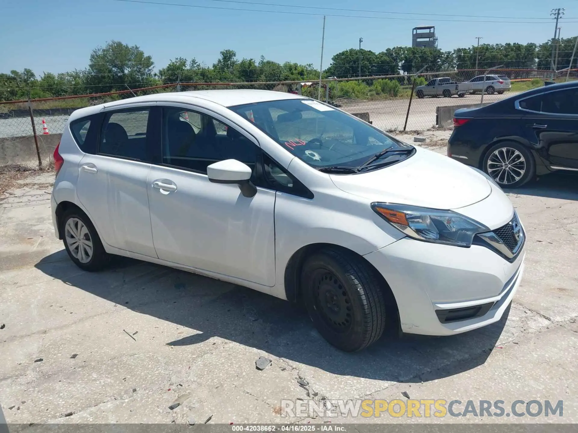 13 Photograph of a damaged car 3N1CE2CPXKL363899 NISSAN VERSA NOTE 2019