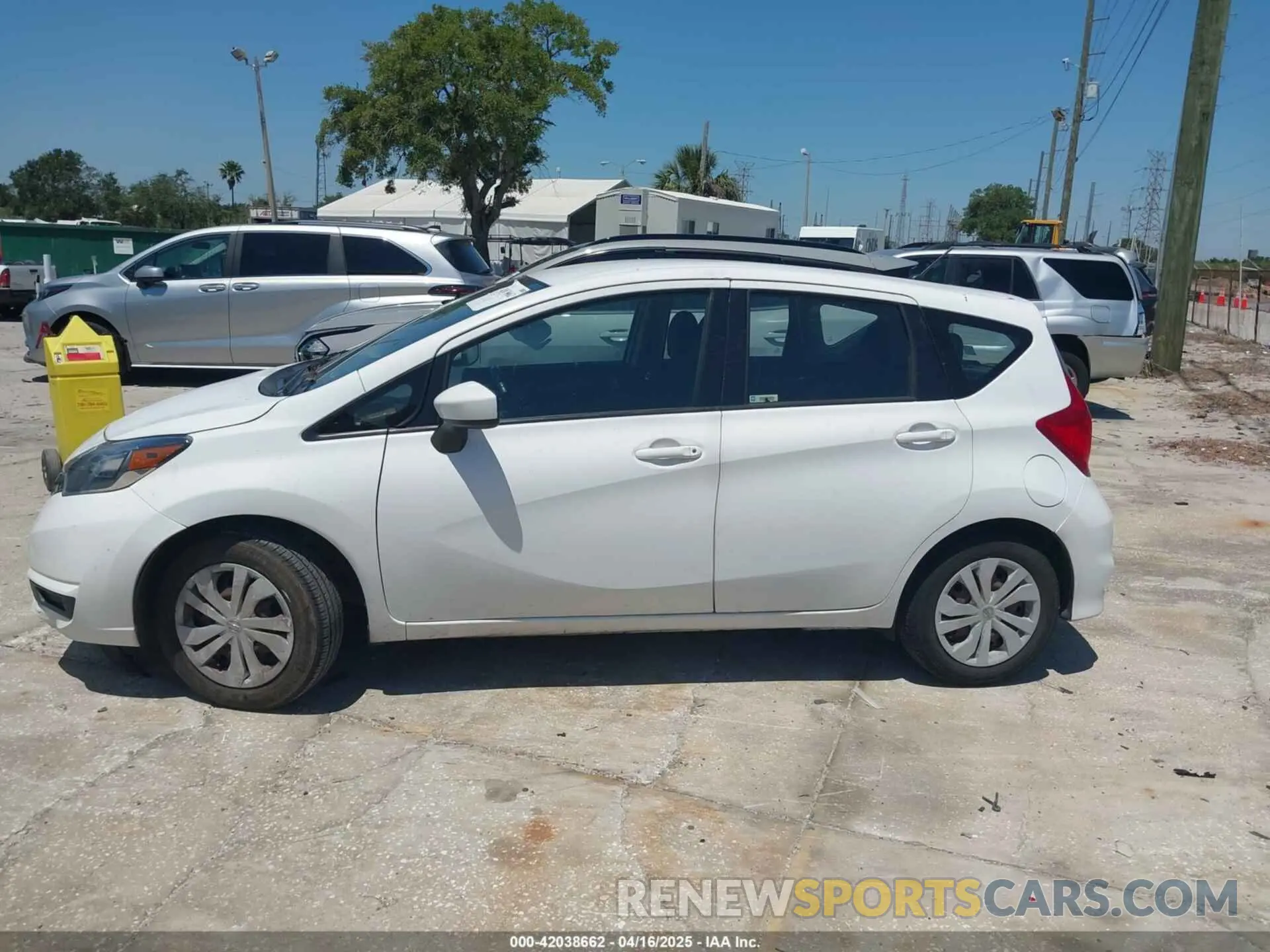14 Photograph of a damaged car 3N1CE2CPXKL363899 NISSAN VERSA NOTE 2019