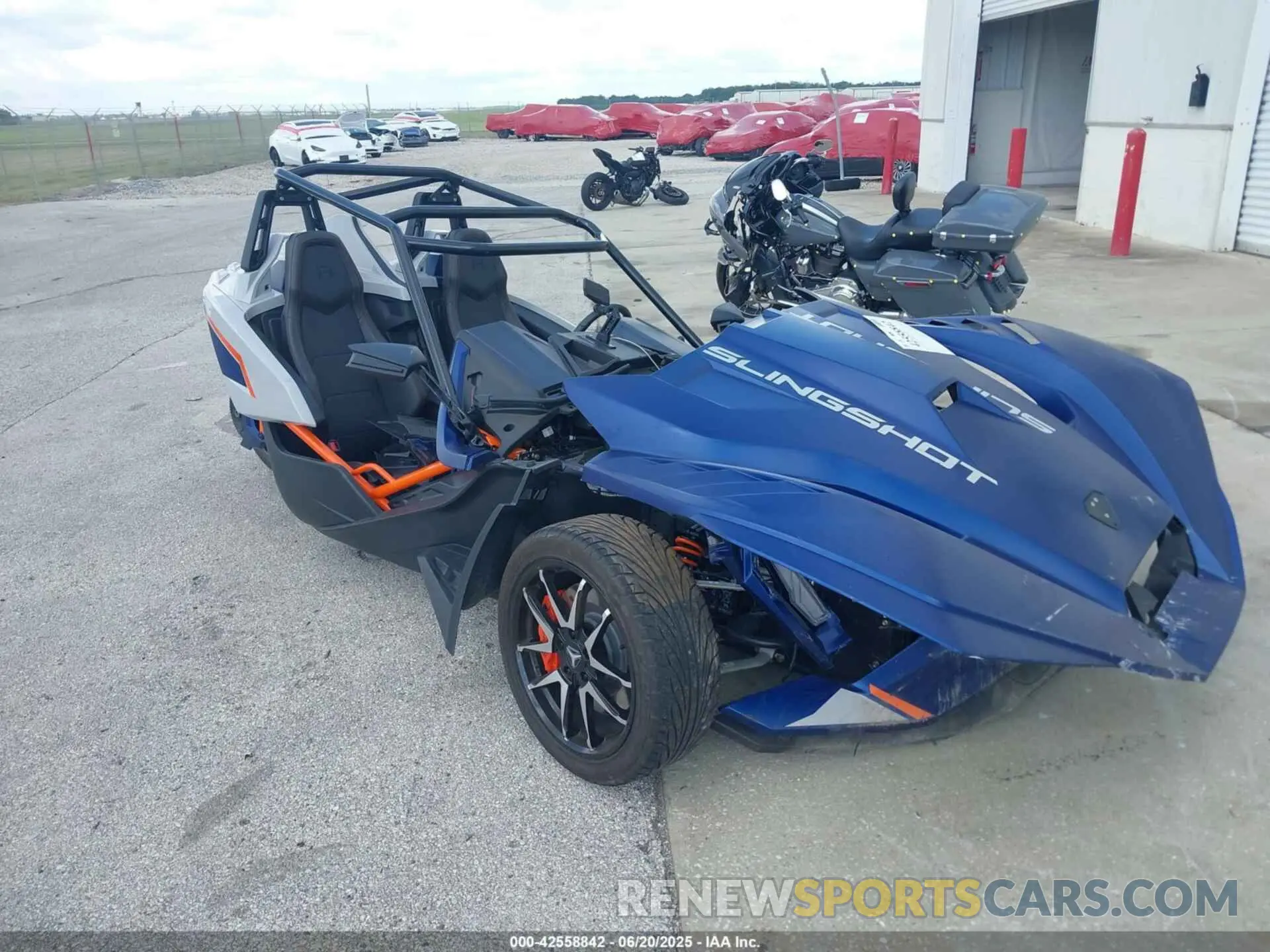 1 Photograph of a damaged car 57XAARHB7N8150036 POLARIS SLINGSHOT 2022