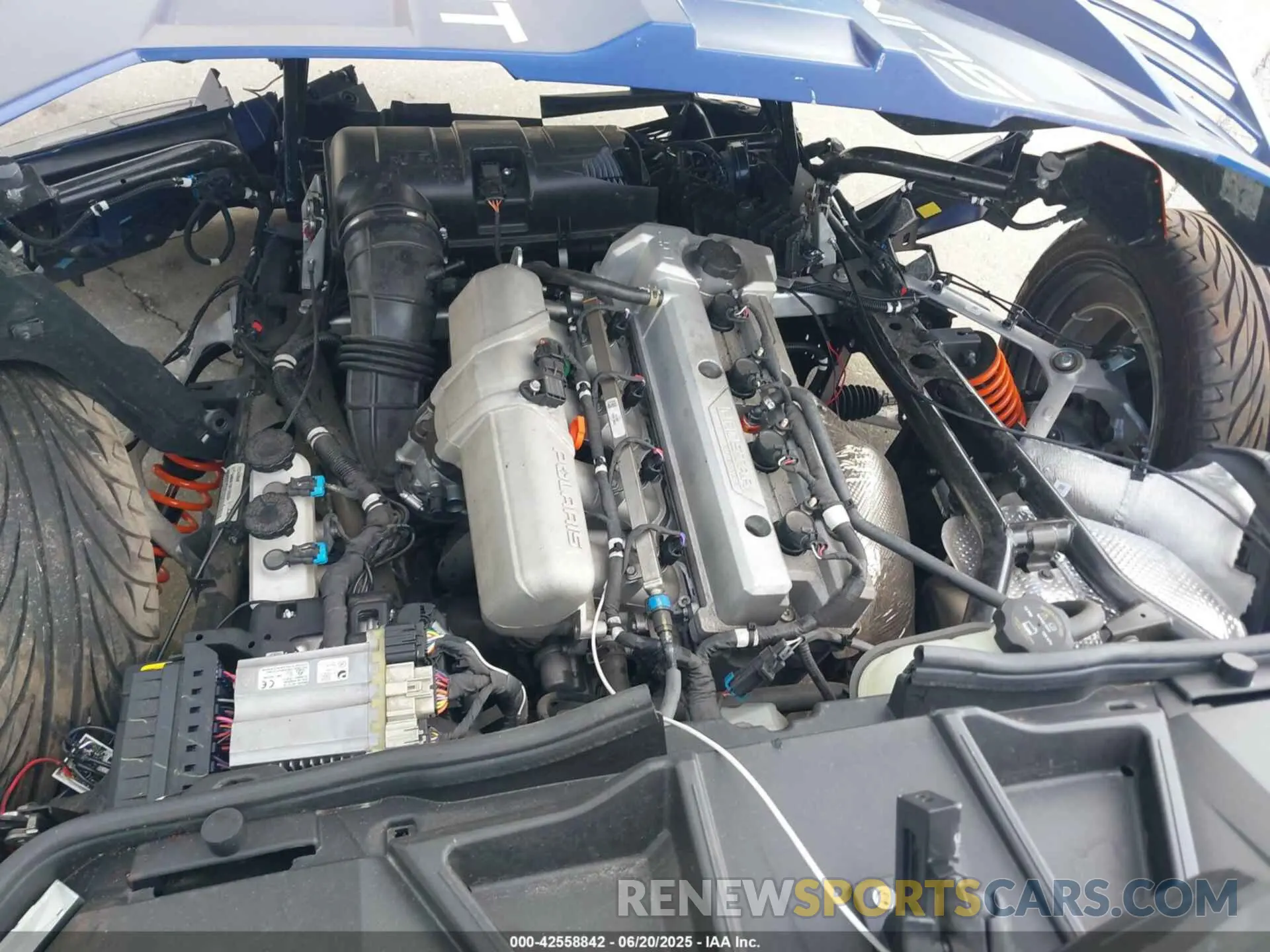 10 Photograph of a damaged car 57XAARHB7N8150036 POLARIS SLINGSHOT 2022