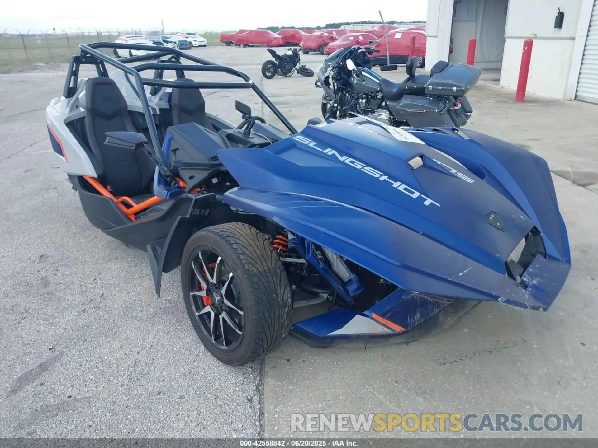 12 Photograph of a damaged car 57XAARHB7N8150036 POLARIS SLINGSHOT 2022