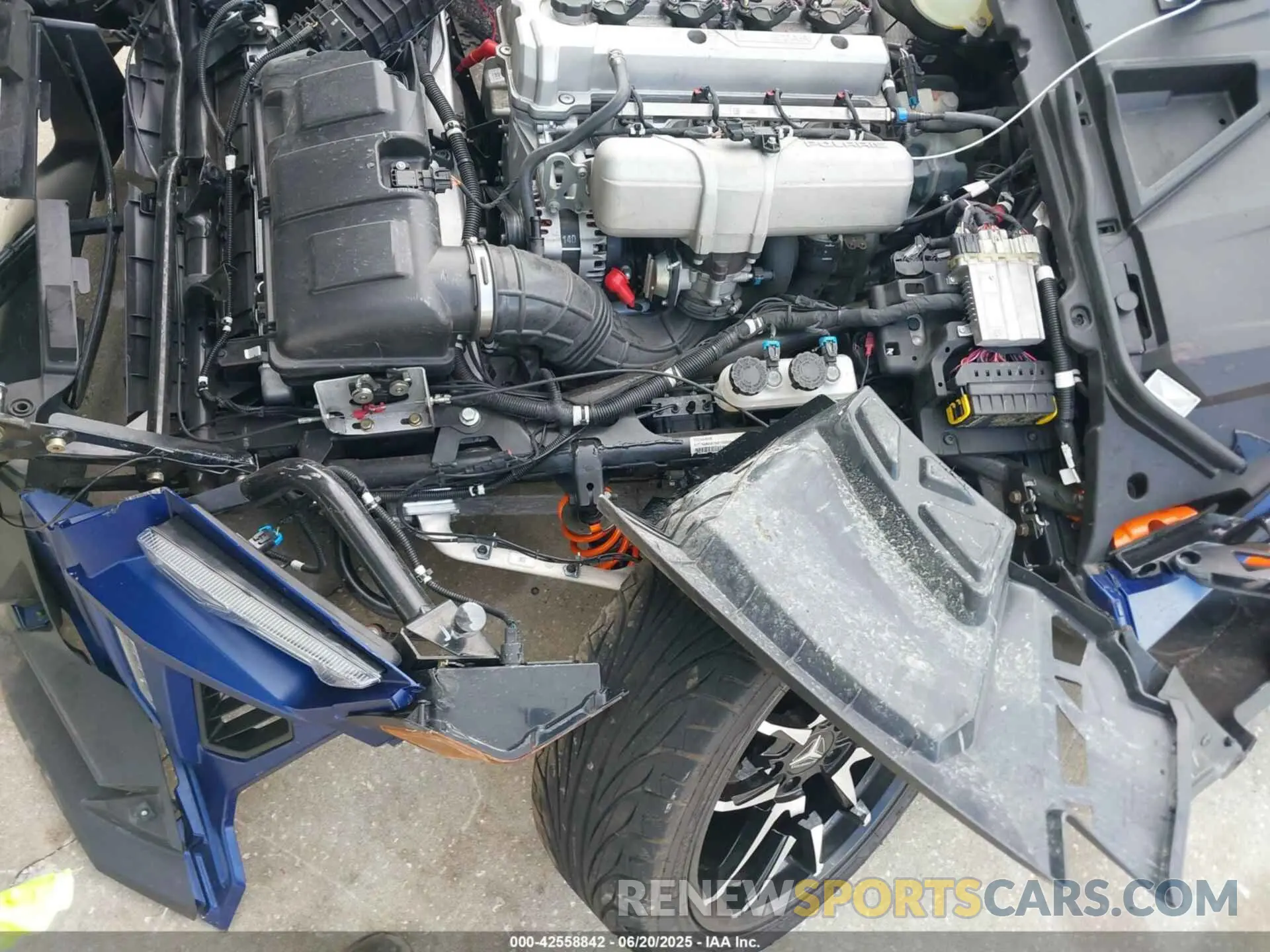 6 Photograph of a damaged car 57XAARHB7N8150036 POLARIS SLINGSHOT 2022