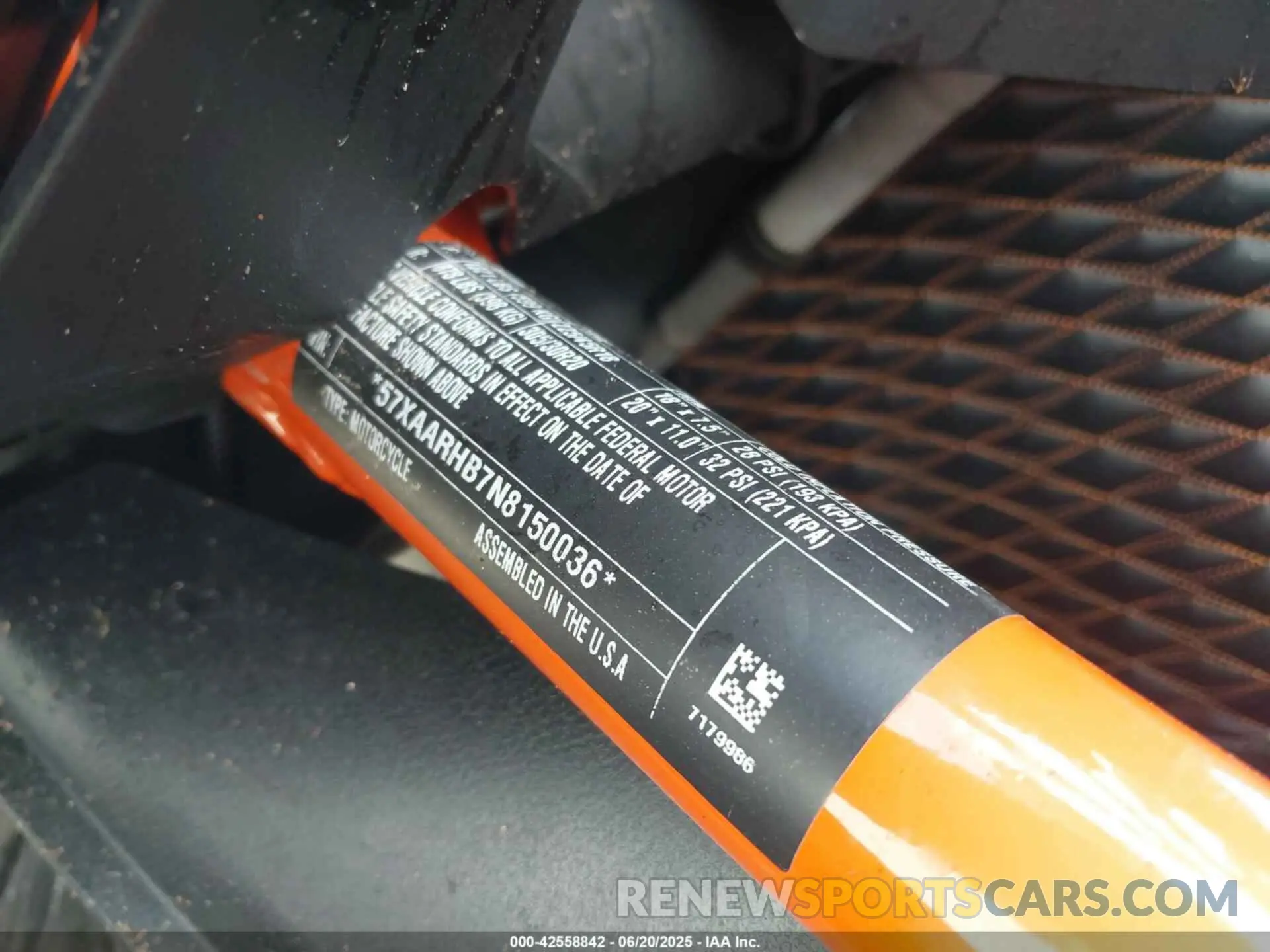 9 Photograph of a damaged car 57XAARHB7N8150036 POLARIS SLINGSHOT 2022