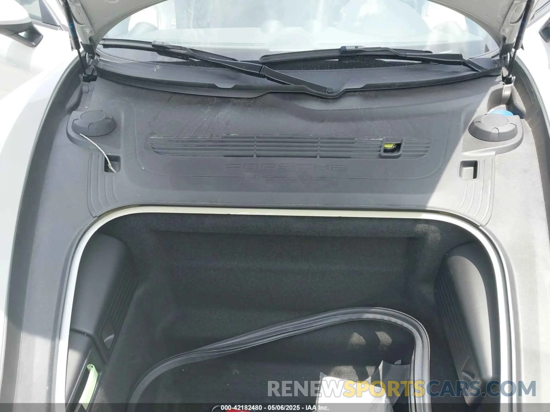 10 Photograph of a damaged car WP0CA2A84RK206112 PORSCHE 718 BOXSTER 2024