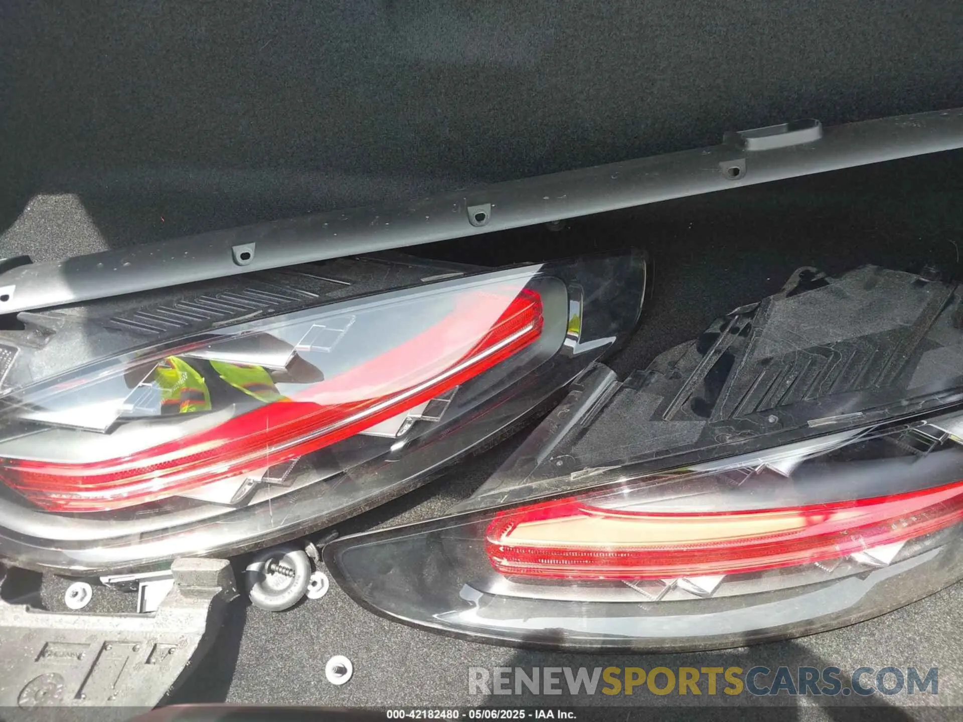 12 Photograph of a damaged car WP0CA2A84RK206112 PORSCHE 718 BOXSTER 2024