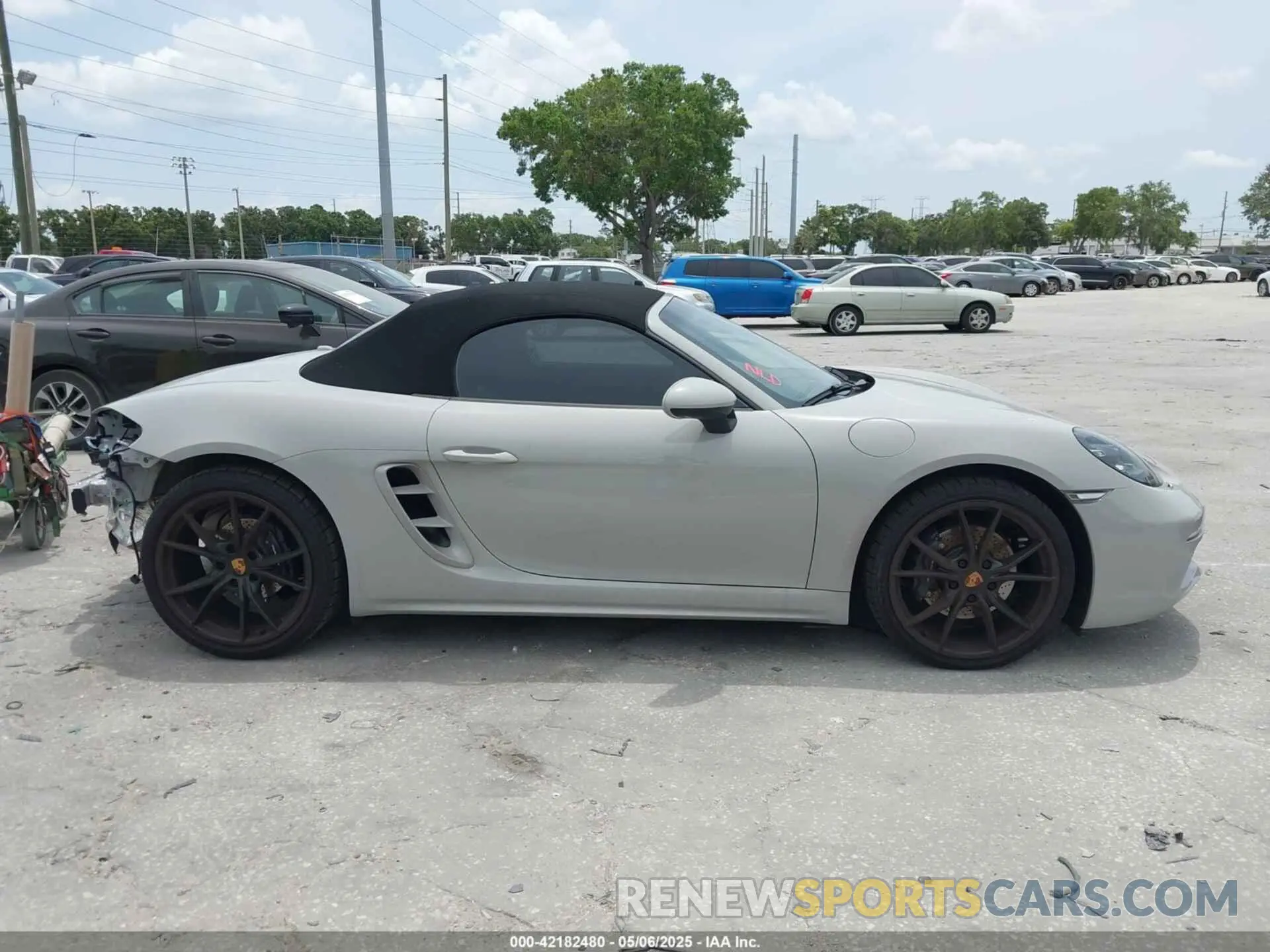 14 Photograph of a damaged car WP0CA2A84RK206112 PORSCHE 718 BOXSTER 2024