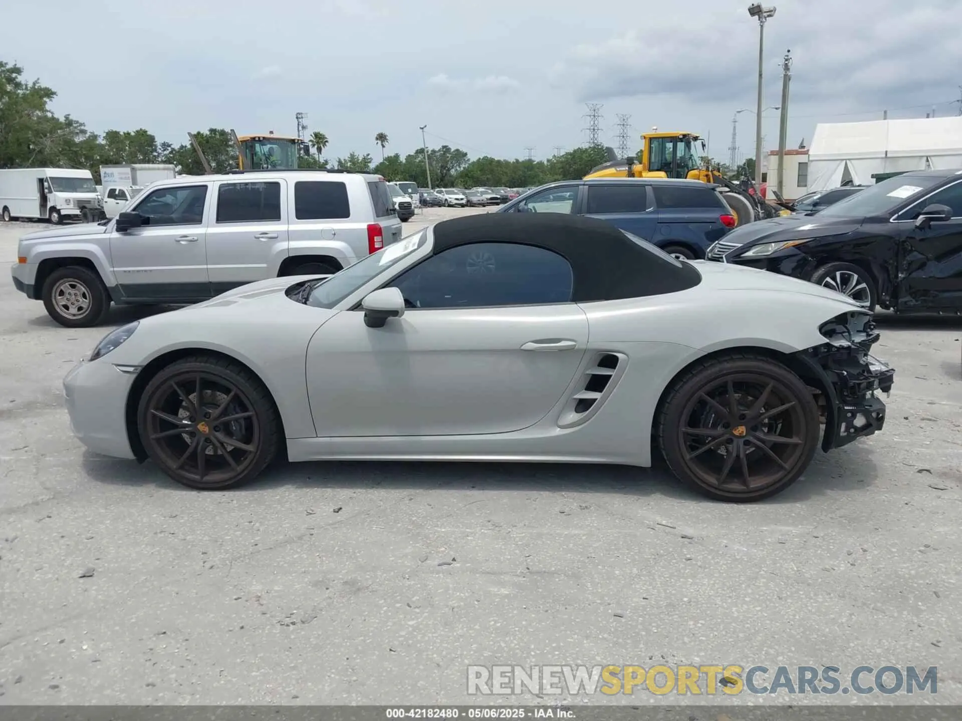 15 Photograph of a damaged car WP0CA2A84RK206112 PORSCHE 718 BOXSTER 2024