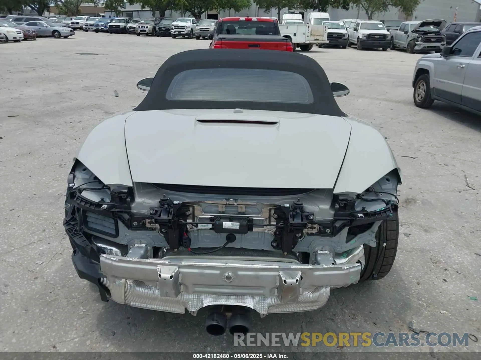 17 Photograph of a damaged car WP0CA2A84RK206112 PORSCHE 718 BOXSTER 2024