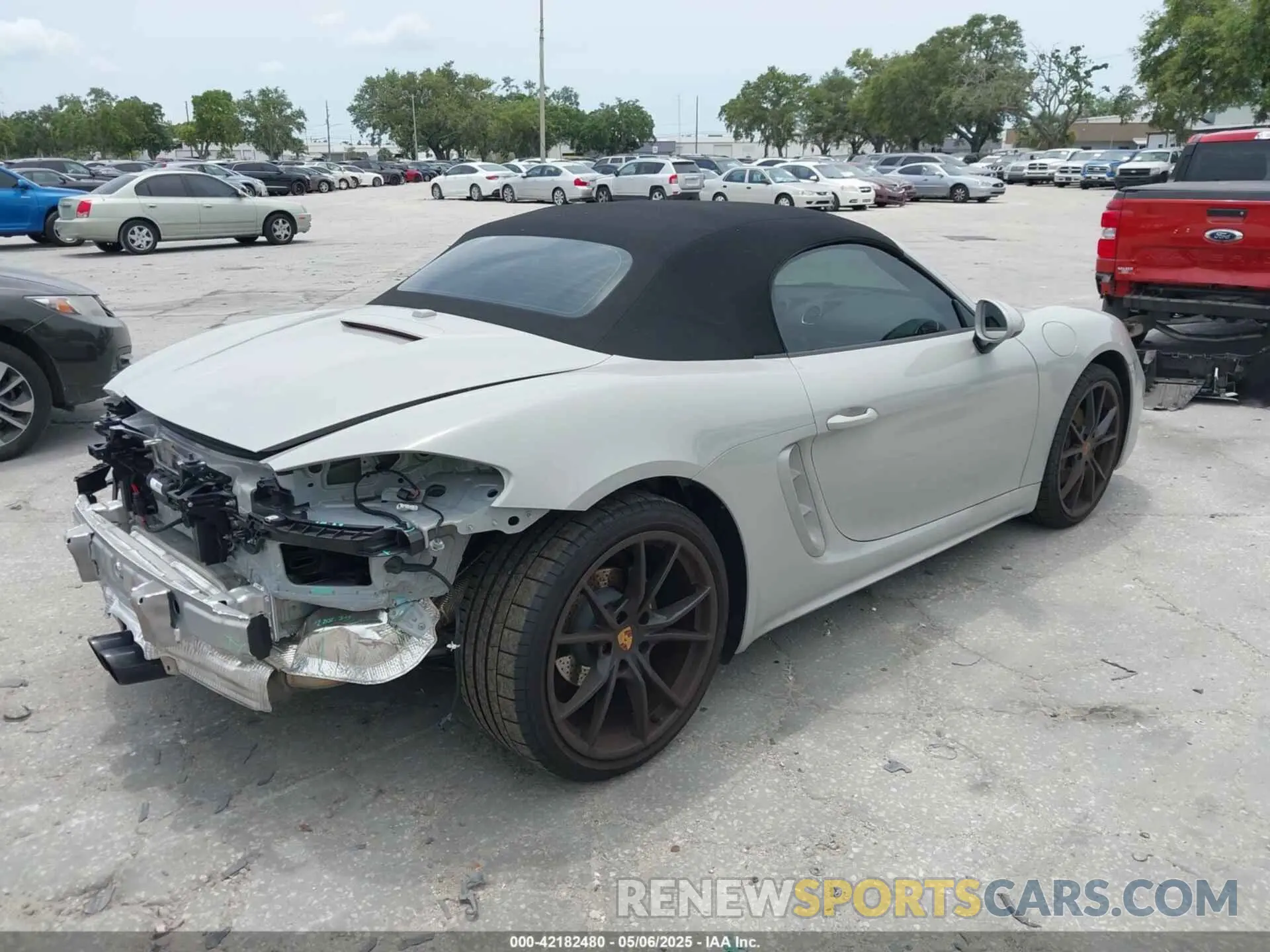4 Photograph of a damaged car WP0CA2A84RK206112 PORSCHE 718 BOXSTER 2024