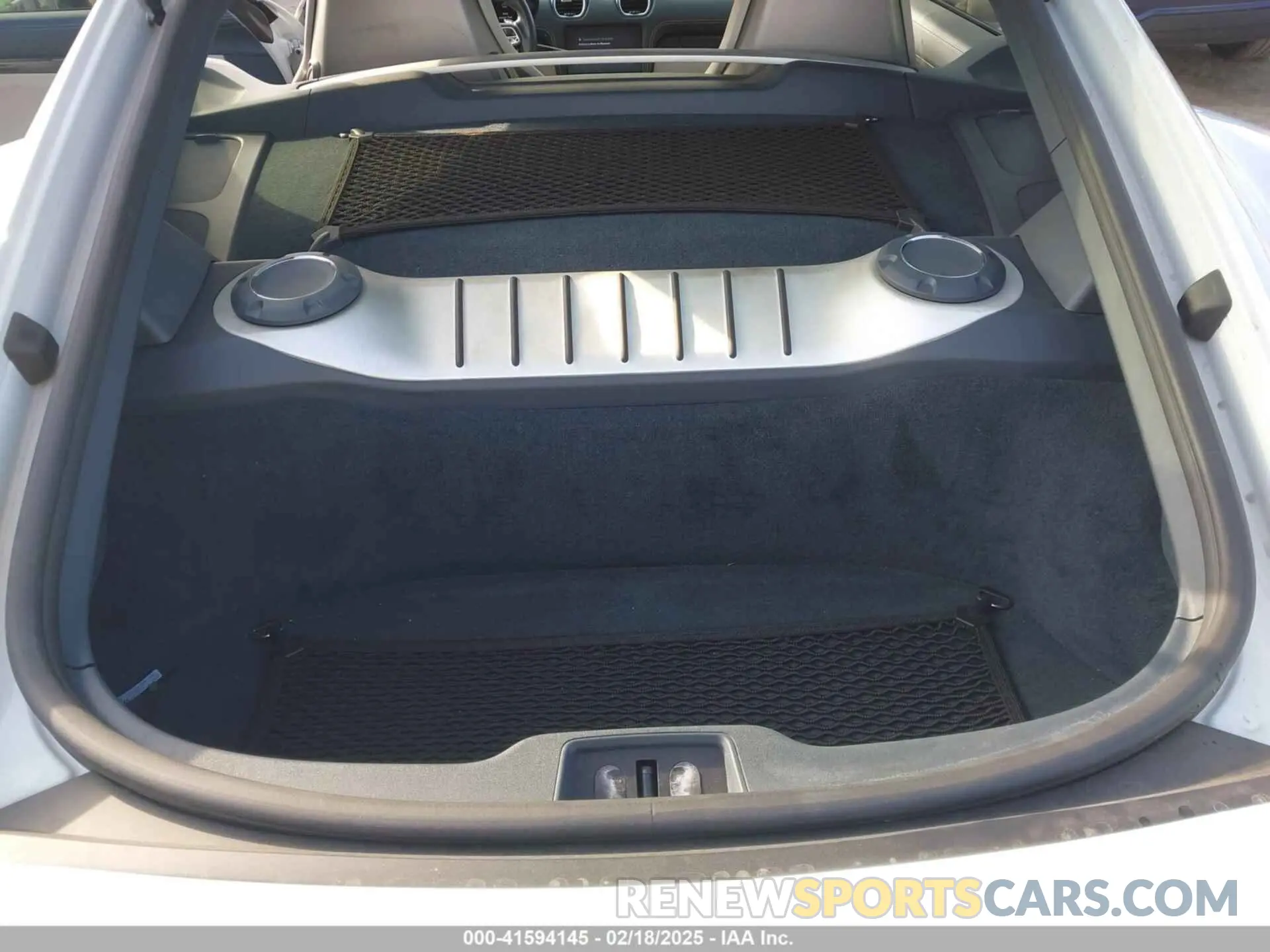 10 Photograph of a damaged car WP0AA2A81KS260125 PORSCHE 718 CAYMAN 2019