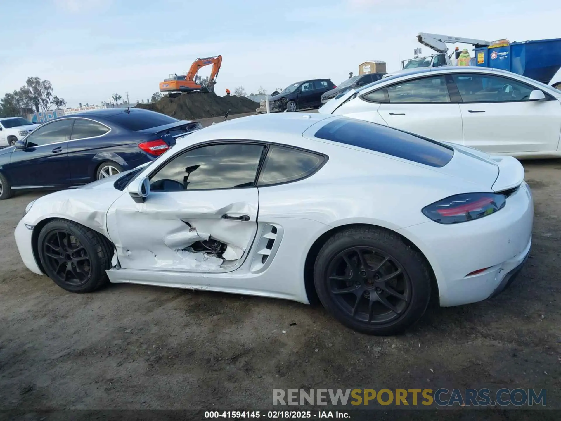 14 Photograph of a damaged car WP0AA2A81KS260125 PORSCHE 718 CAYMAN 2019