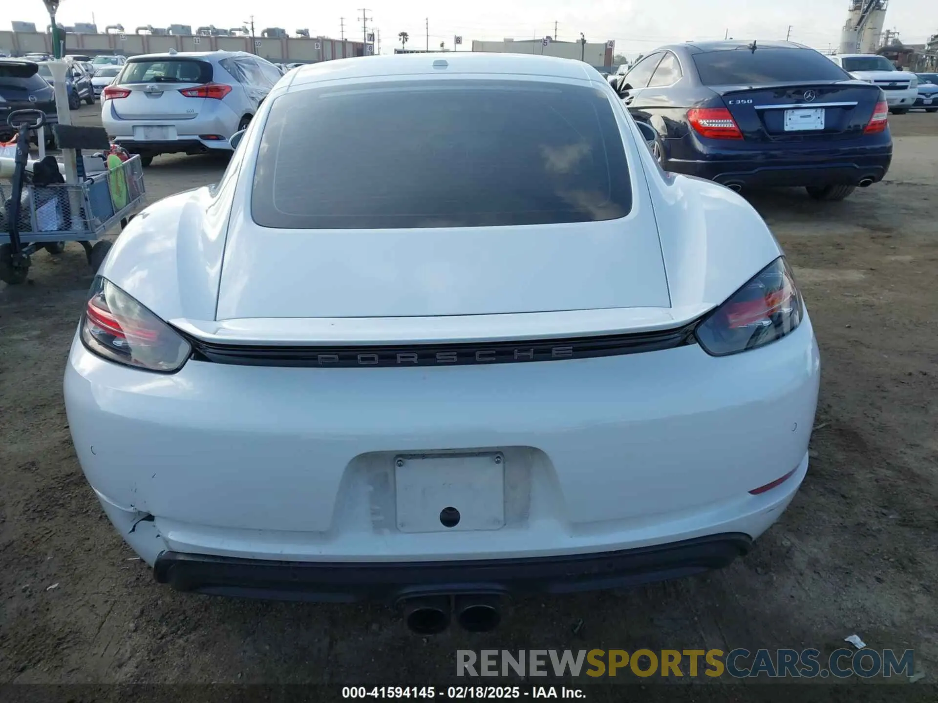 16 Photograph of a damaged car WP0AA2A81KS260125 PORSCHE 718 CAYMAN 2019