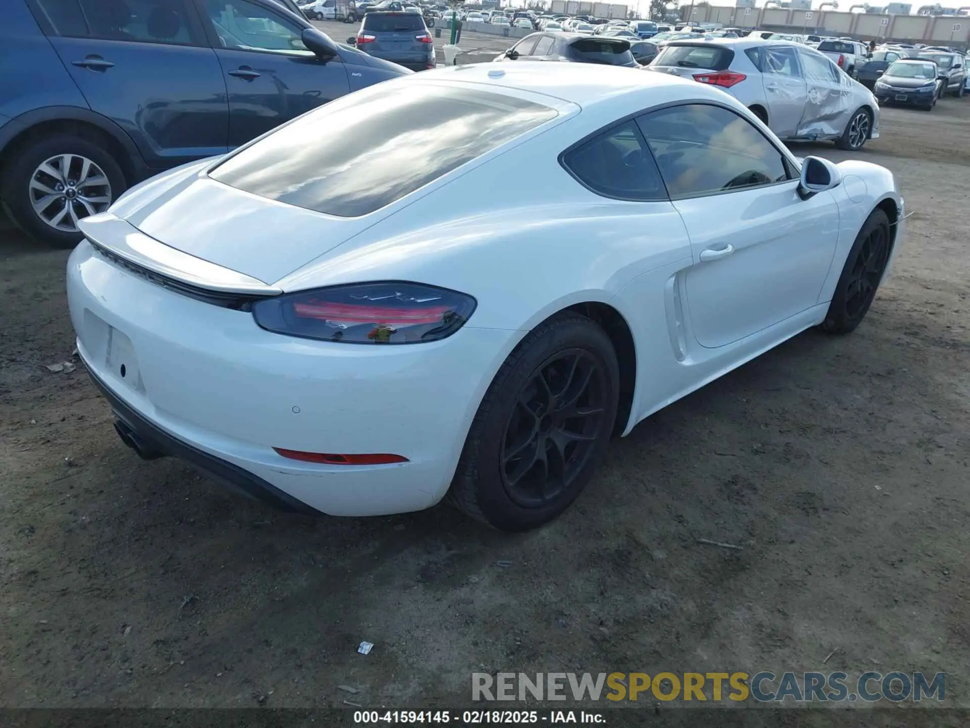 4 Photograph of a damaged car WP0AA2A81KS260125 PORSCHE 718 CAYMAN 2019