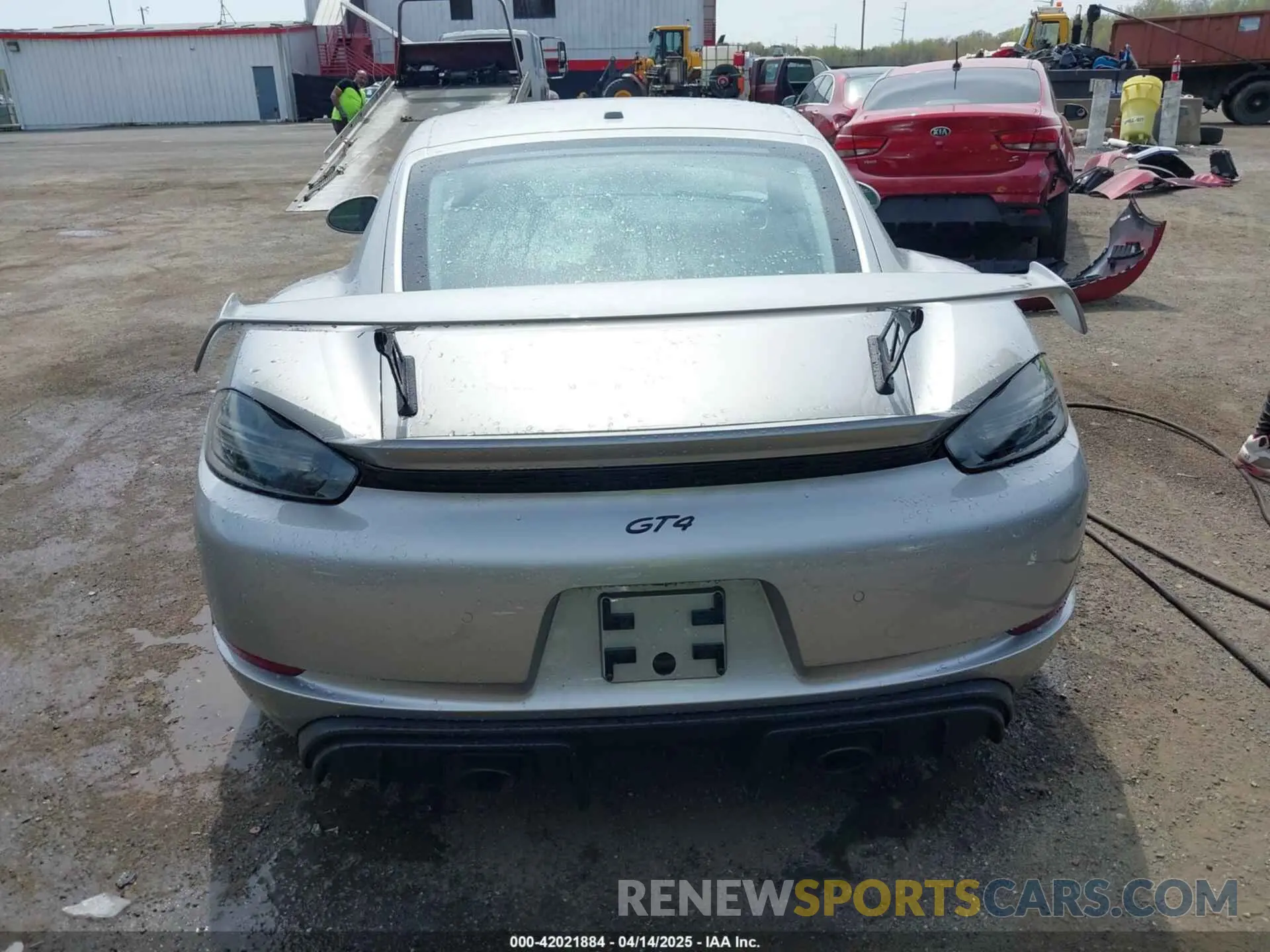 16 Photograph of a damaged car WP0AC2A82LK289130 PORSCHE 718 CAYMAN 2020