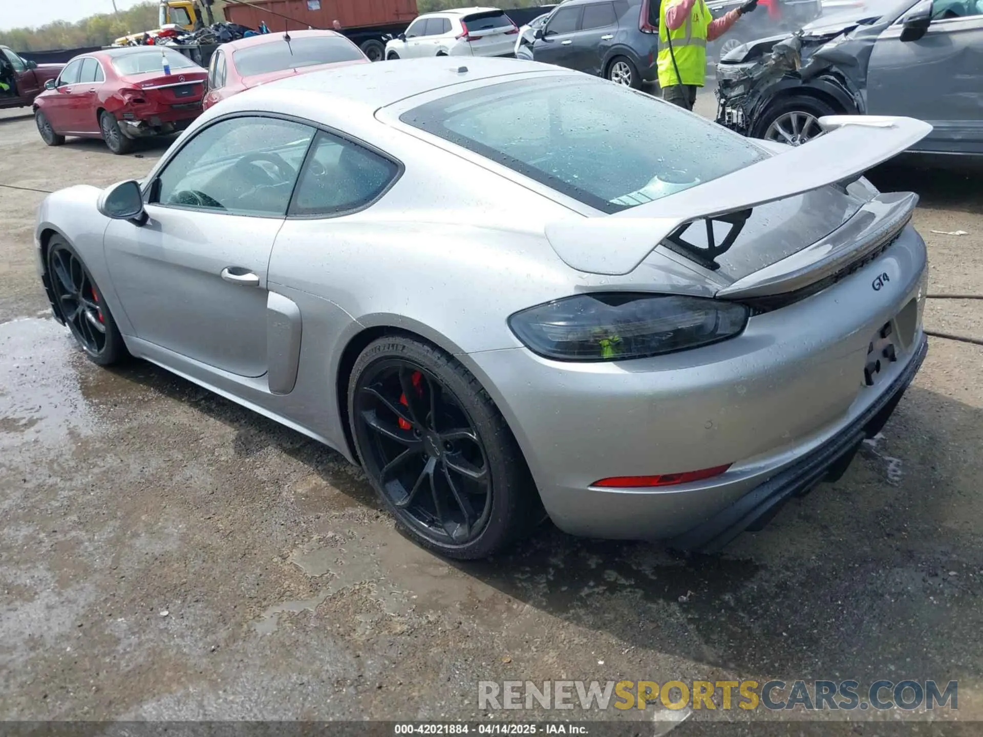 3 Photograph of a damaged car WP0AC2A82LK289130 PORSCHE 718 CAYMAN 2020