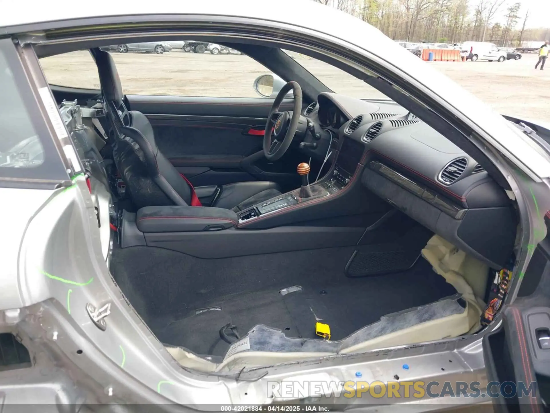 5 Photograph of a damaged car WP0AC2A82LK289130 PORSCHE 718 CAYMAN 2020