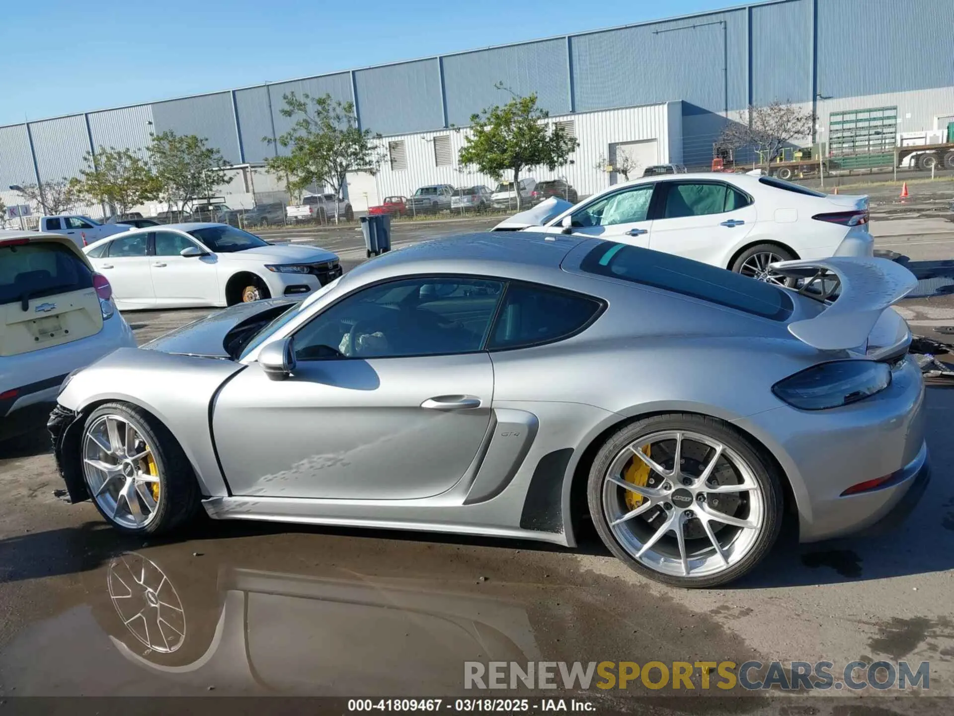 15 Photograph of a damaged car WP0AC2A82NS275201 PORSCHE 718 CAYMAN 2022