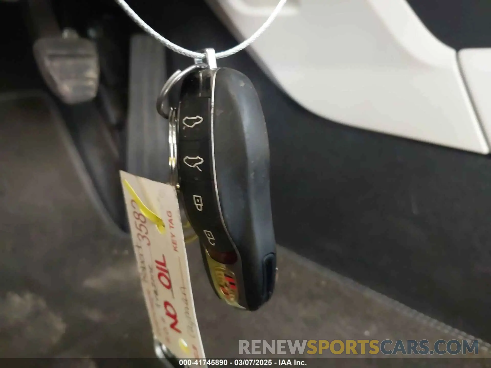 11 Photograph of a damaged car WP0AA2A83RK255017 PORSCHE 718 CAYMAN 2024